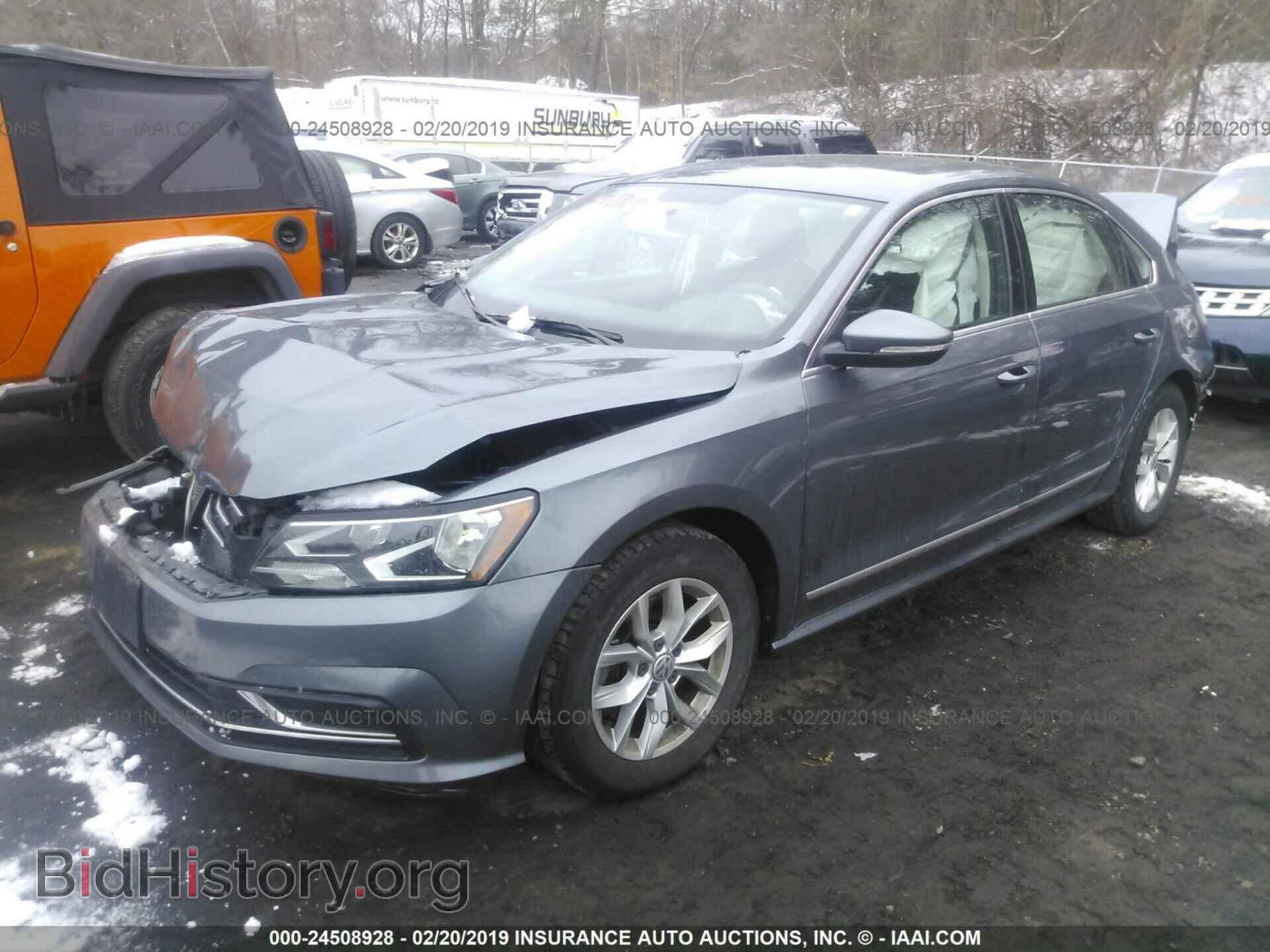 2017 VOLKSWAGEN PASSAT - VIN: 1VWAT7A31HC014025 - Фото 2