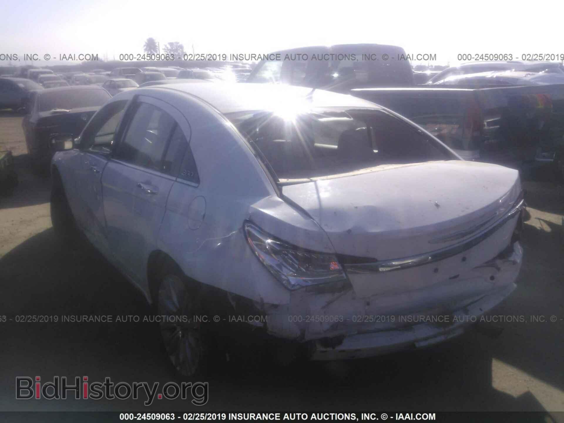2011 CHRYSLER 200 - VIN: 1C3BC2FG3BN581911 - Photo 3