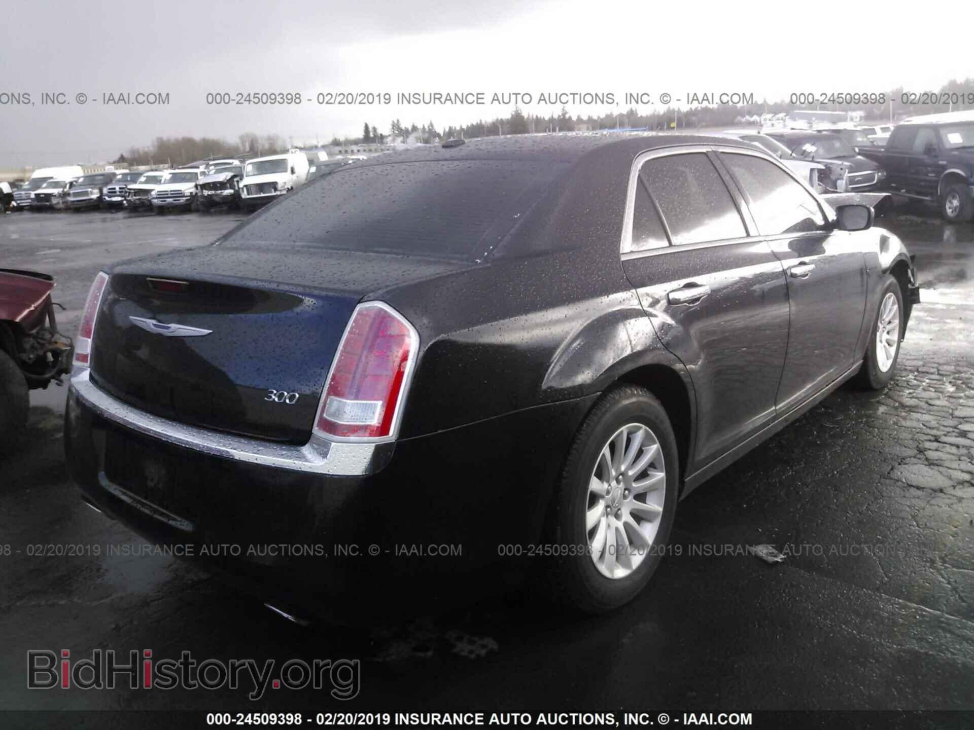 2014 CHRYSLER 300 - VIN: 2C3CCAAG3EH335704 - Фото 4