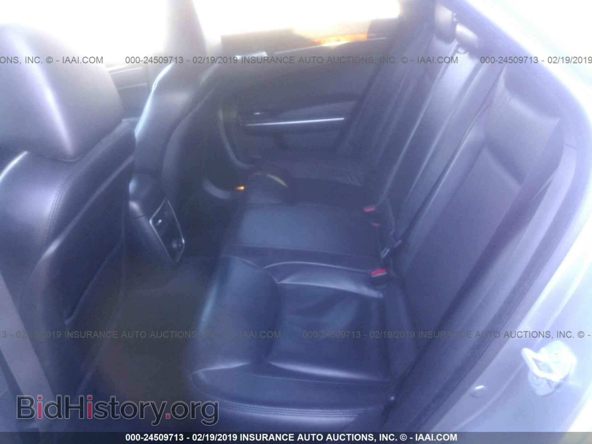 2014 CHRYSLER 300 - VIN: 2C3CCAAG4EH382658 - Фото 8