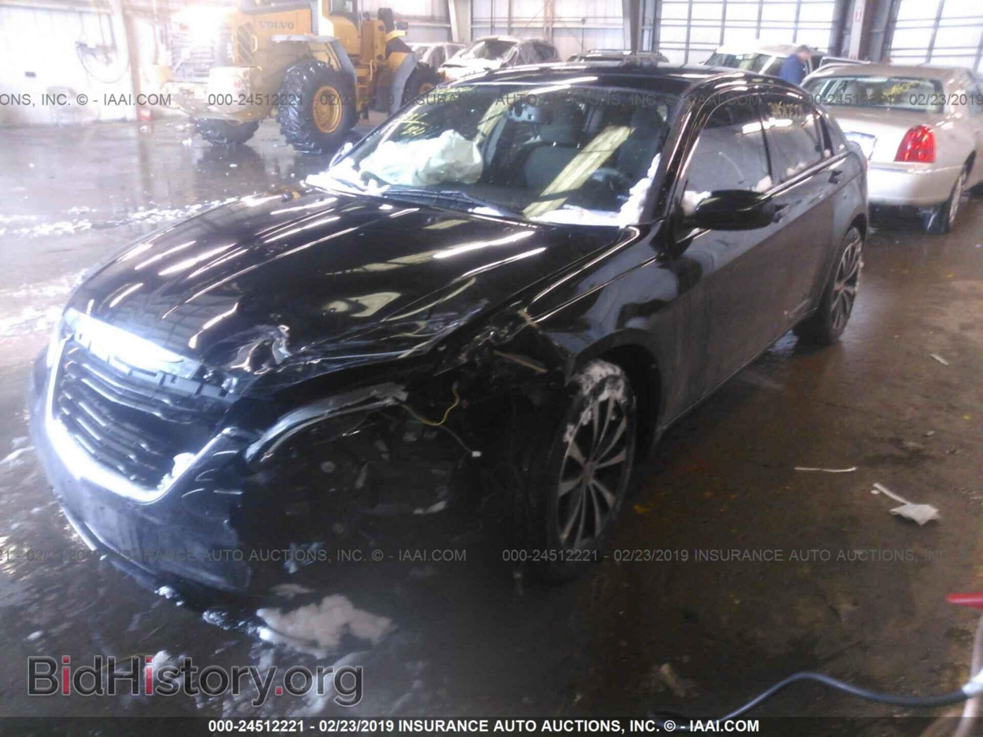 2013 CHRYSLER 200 - VIN: 1C3CCBBB0DN513213 - Фото 2