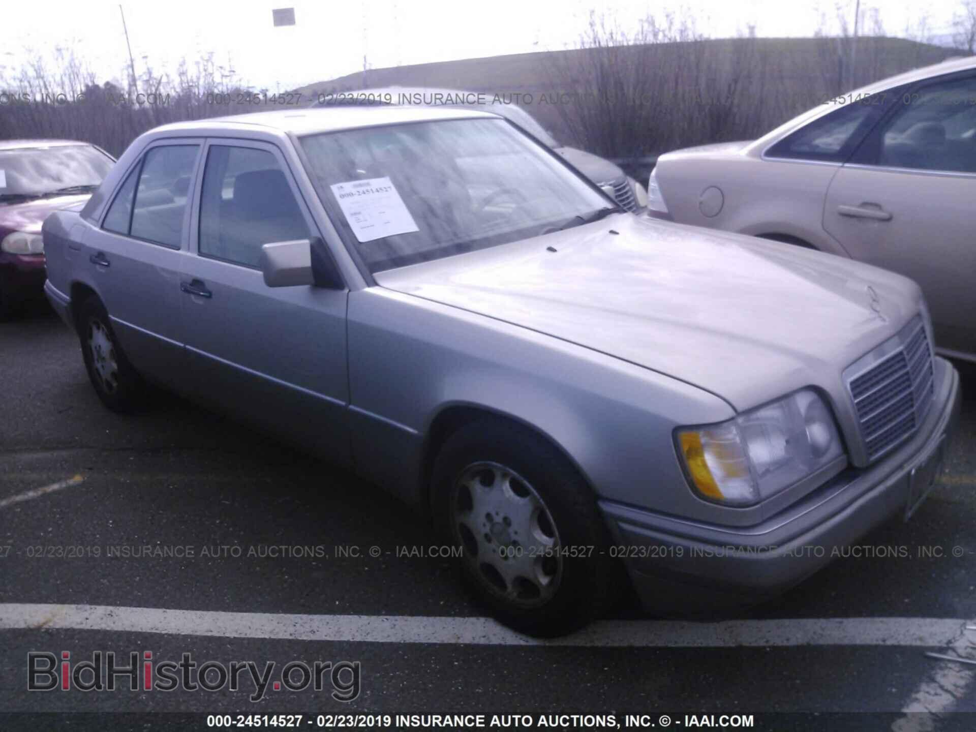 Photo WDBEA32E8SC204820 - MERCEDES-BENZ E 1995