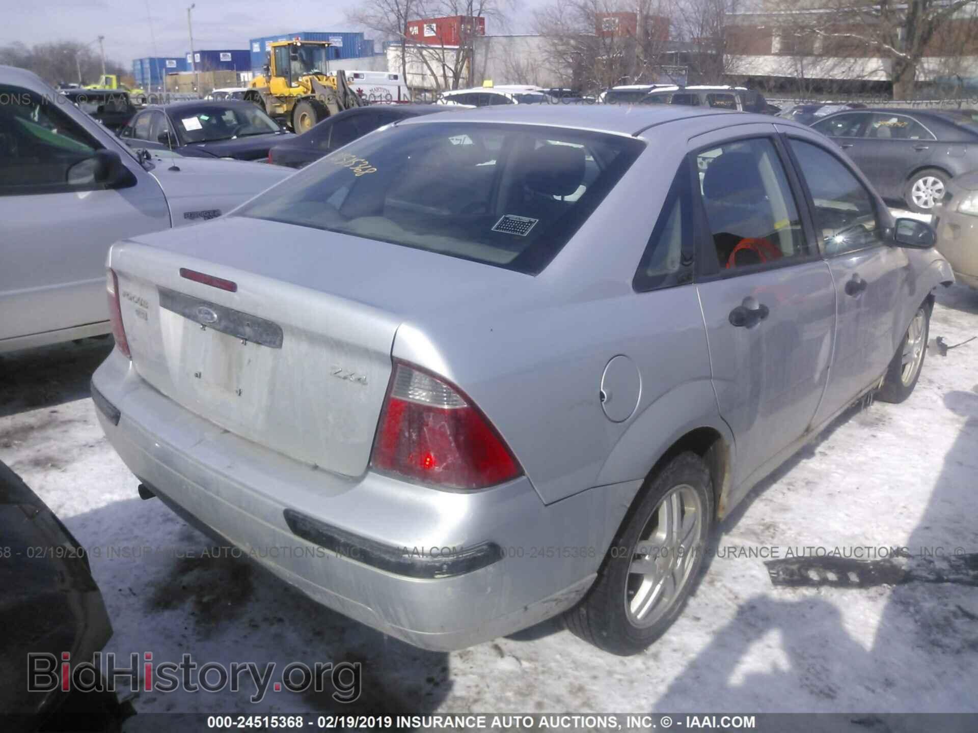 2005 FORD FOCUS - VIN: 1FAFP34N15W196943 - Фото 4