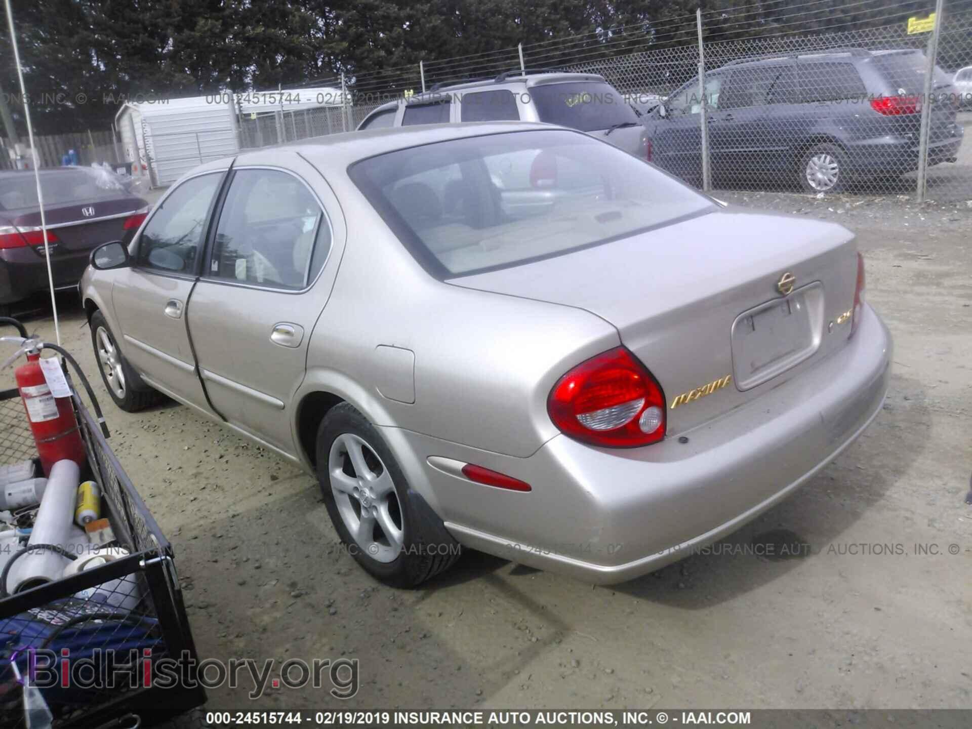 2000 NISSAN MAXIMA - VIN: JN1CA31A2YT021058 - Фото 3