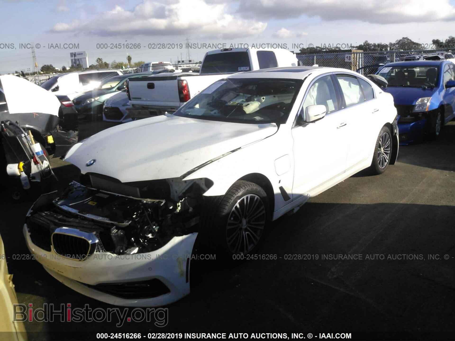2018 BMW 530E - VIN: WBAJA9C53JB250722 - Фото 2