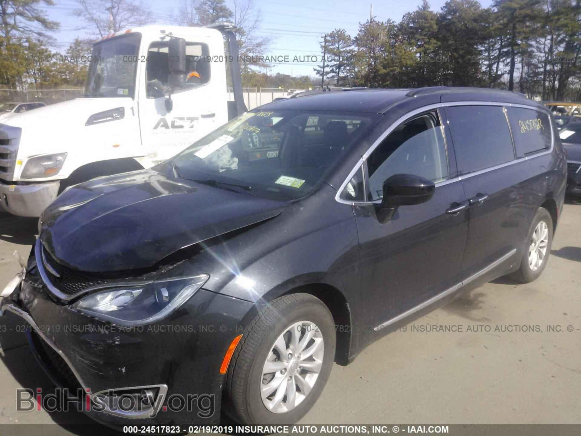 2017 CHRYSLER PACIFICA - VIN: 2C4RC1BG1HR569892 - Фото 2