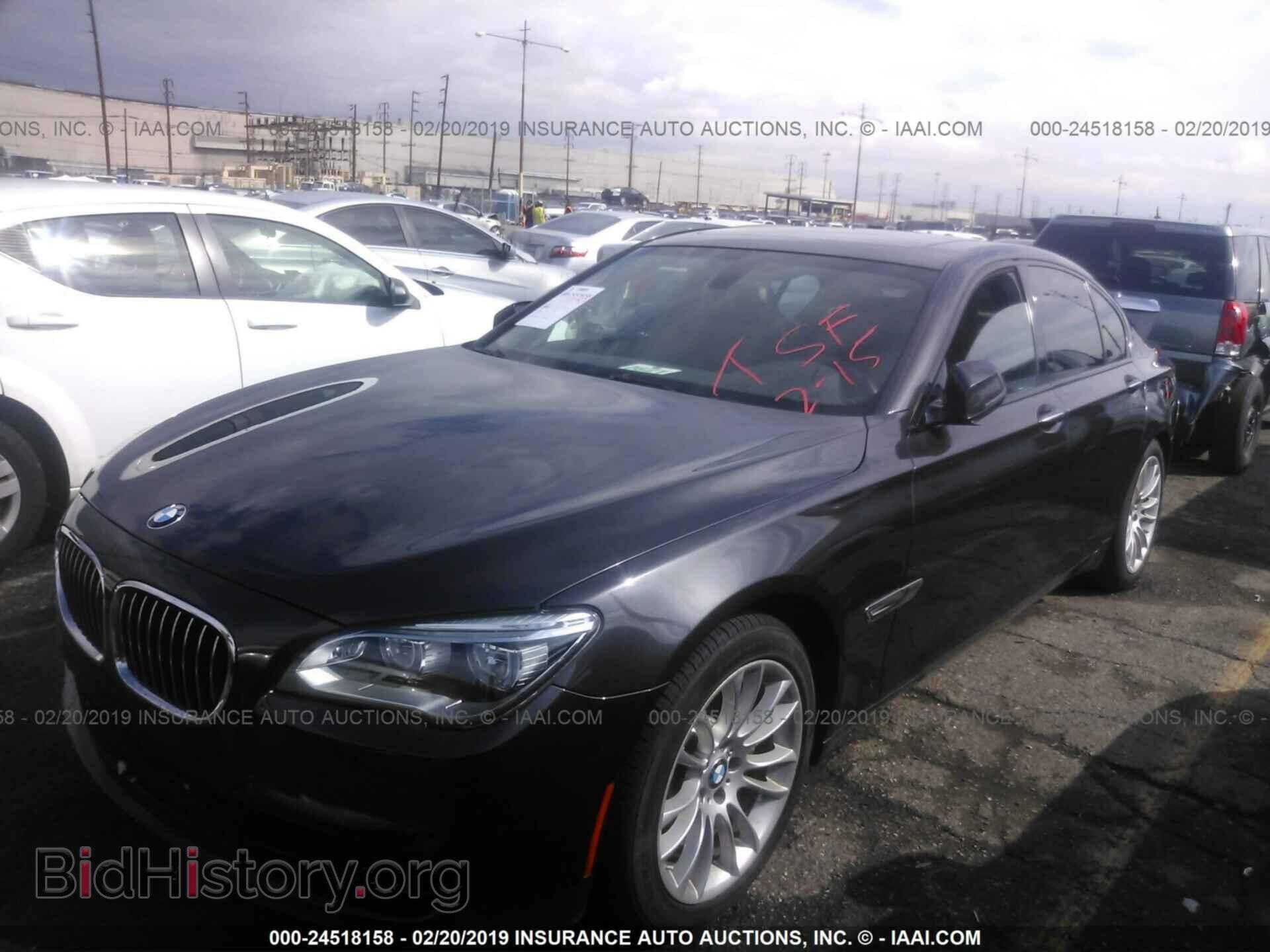 2013 BMW 750 - VIN: WBAYA8C55DD227542 - Фото 2