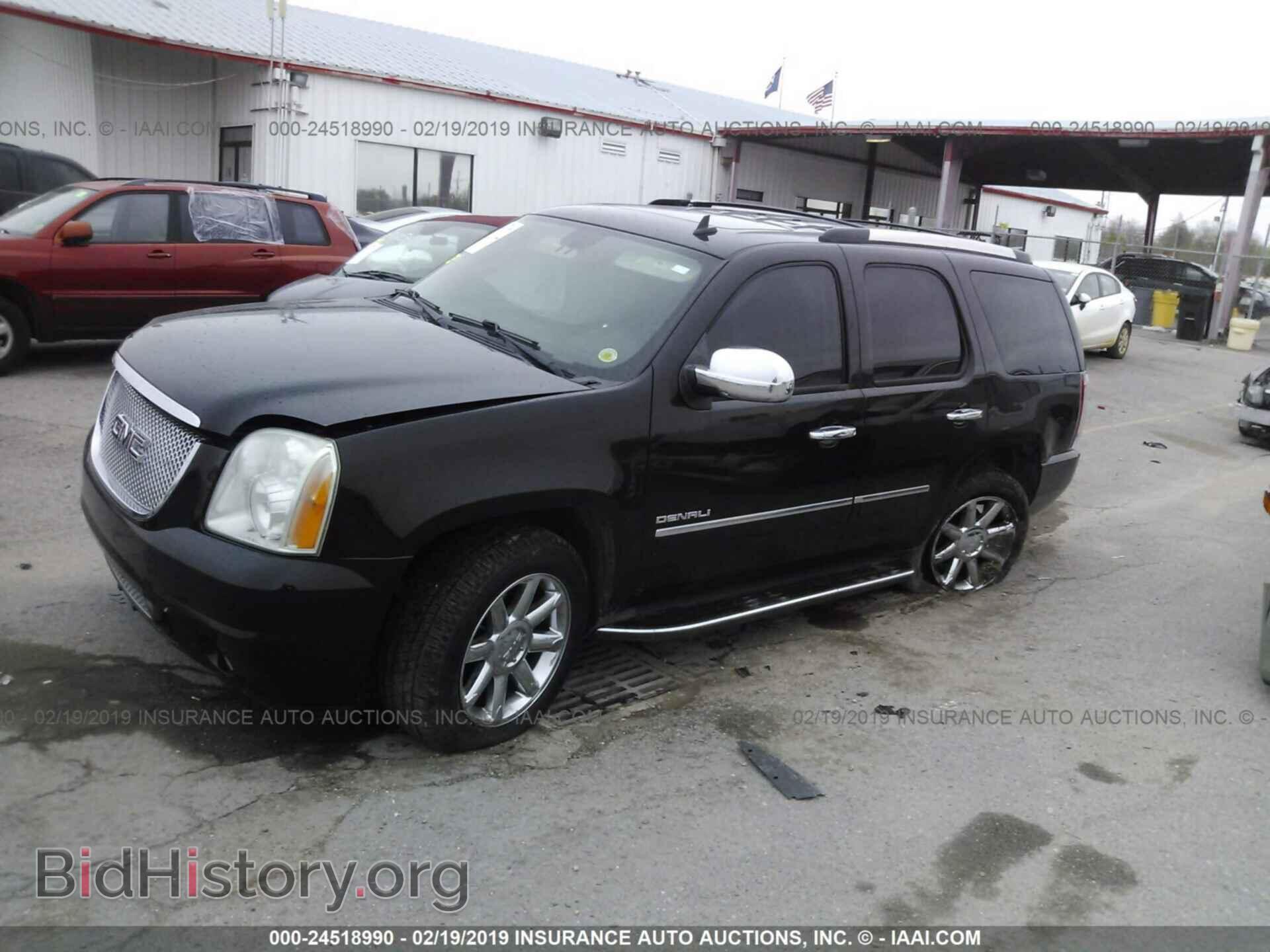 2011 GMC YUKON - VIN: 1GKS1EEF5BR337685 - Photo 2