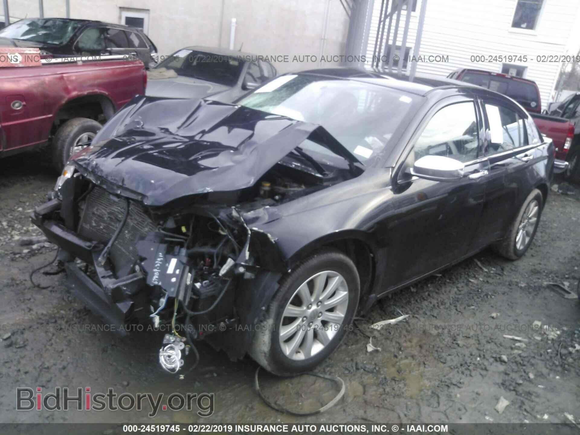 2013 CHRYSLER 200 - VIN: 1C3CCBCGXDN608226 - Фото 2