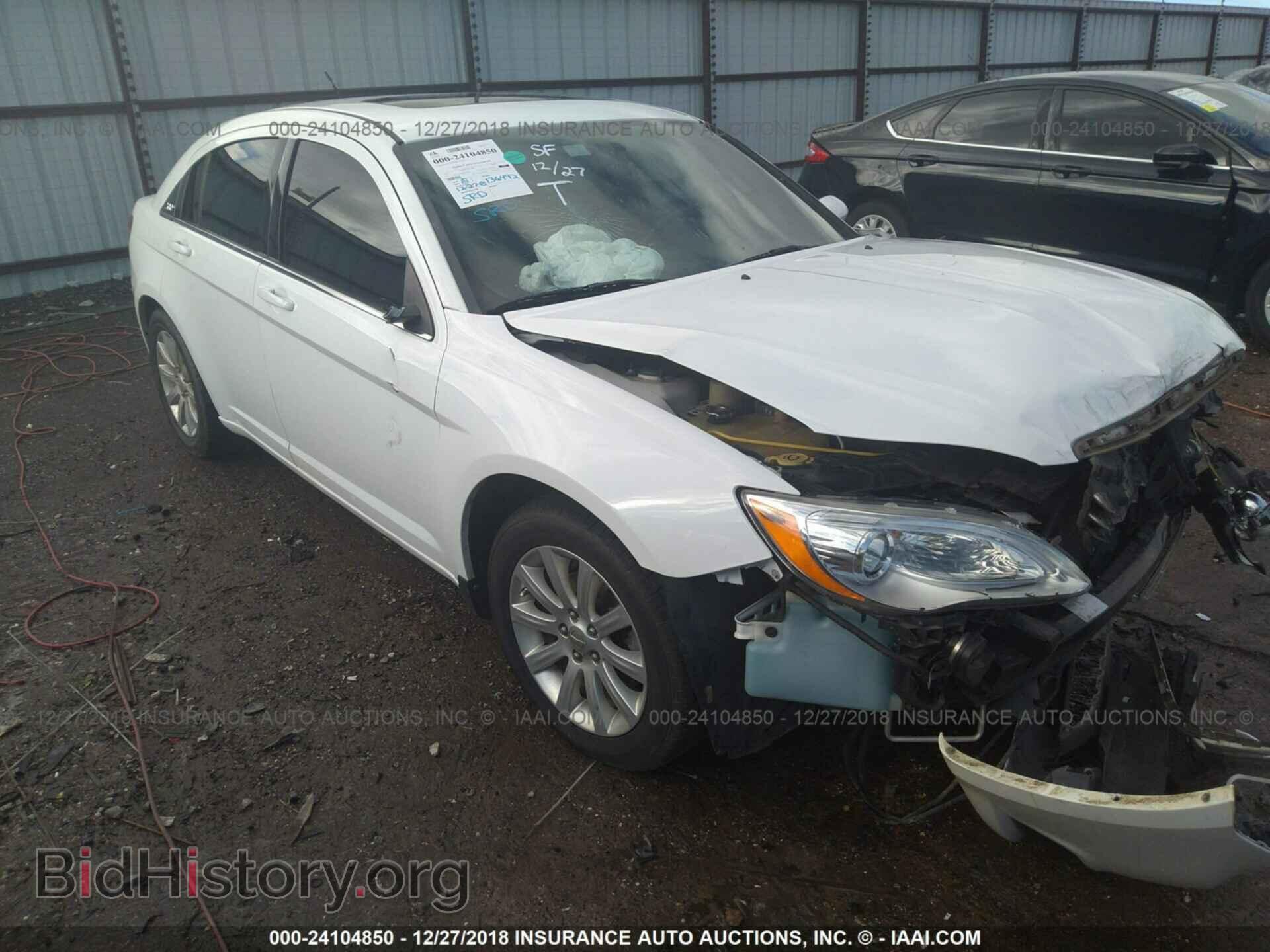 Photo 1C3BC1FG4BN550077 - CHRYSLER 200 2011