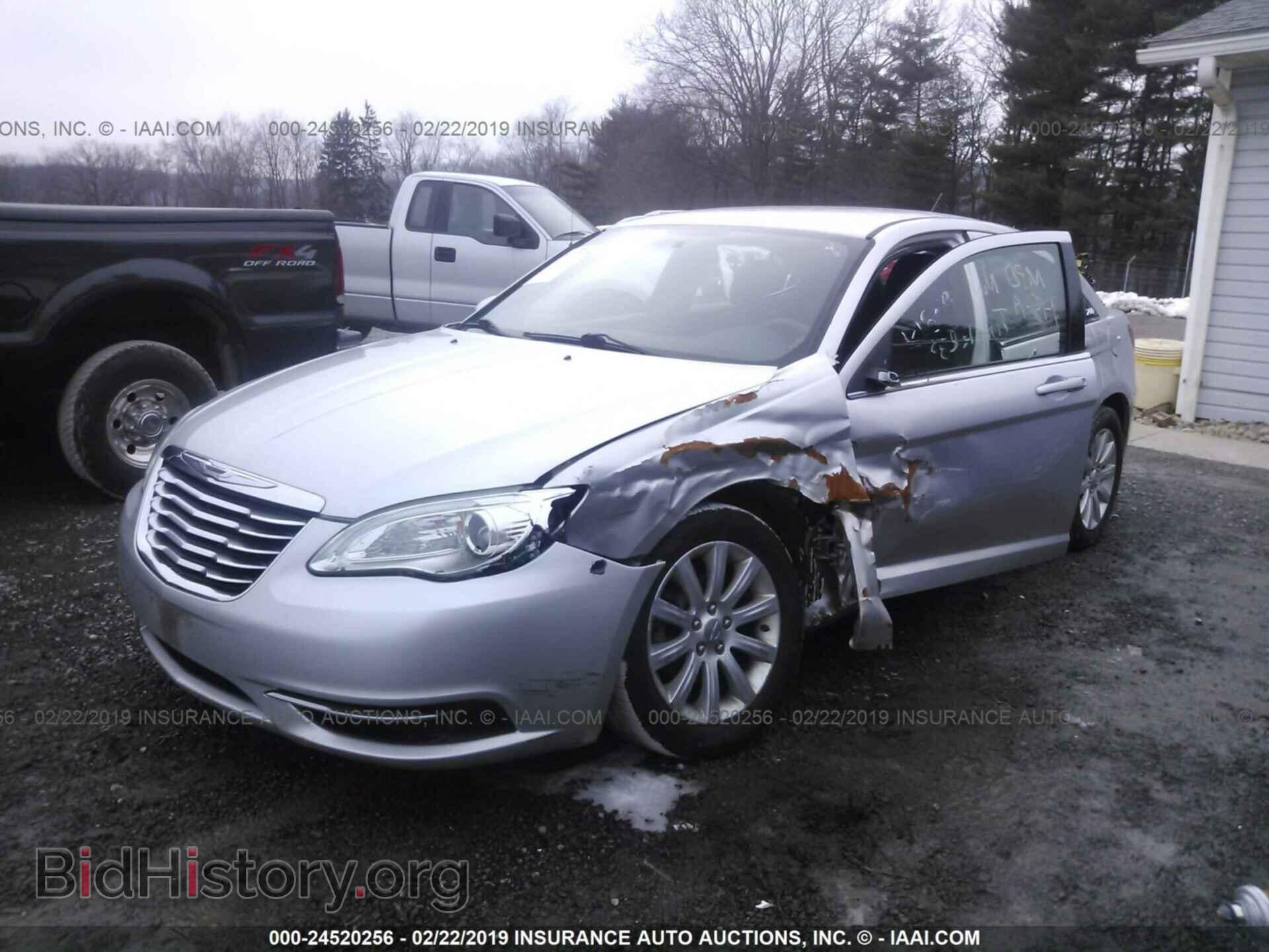 2011 CHRYSLER 200 - VIN: 1C3BC1FB8BN625769 - Фото 2