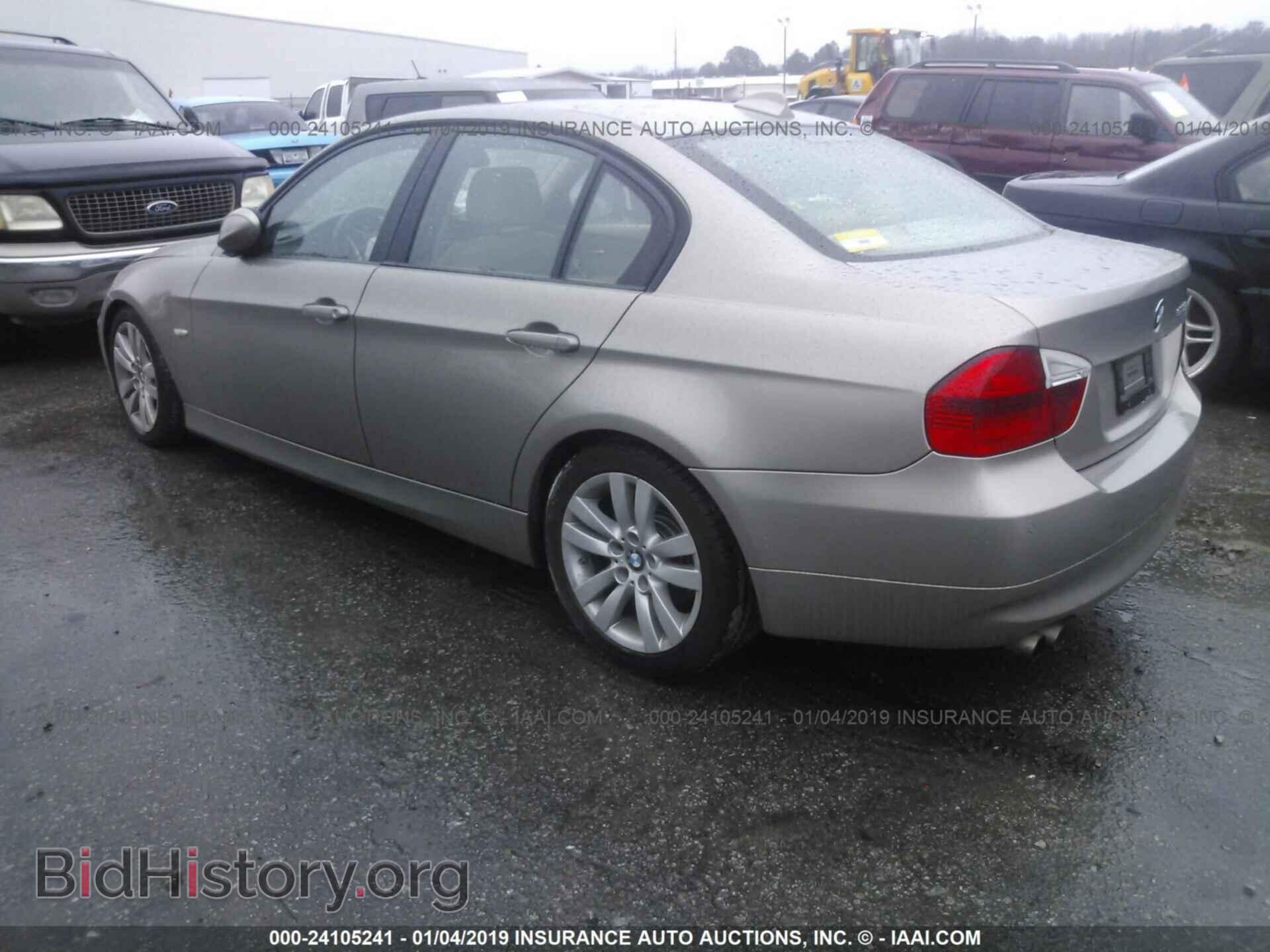 2007 BMW 328 - VIN: WBAVA37577NL13451 - Photo 3