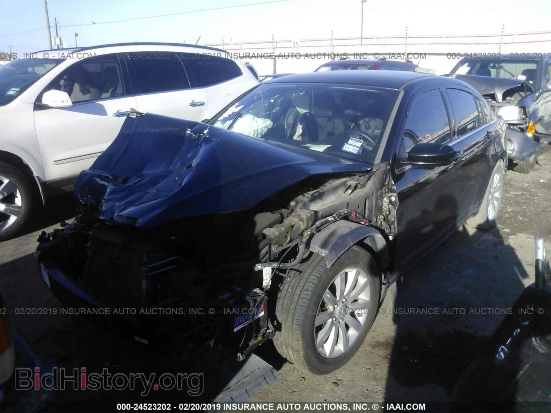 2012 CHRYSLER 200 - VIN: 1C3CCBBG3CN139660 - Фото 2