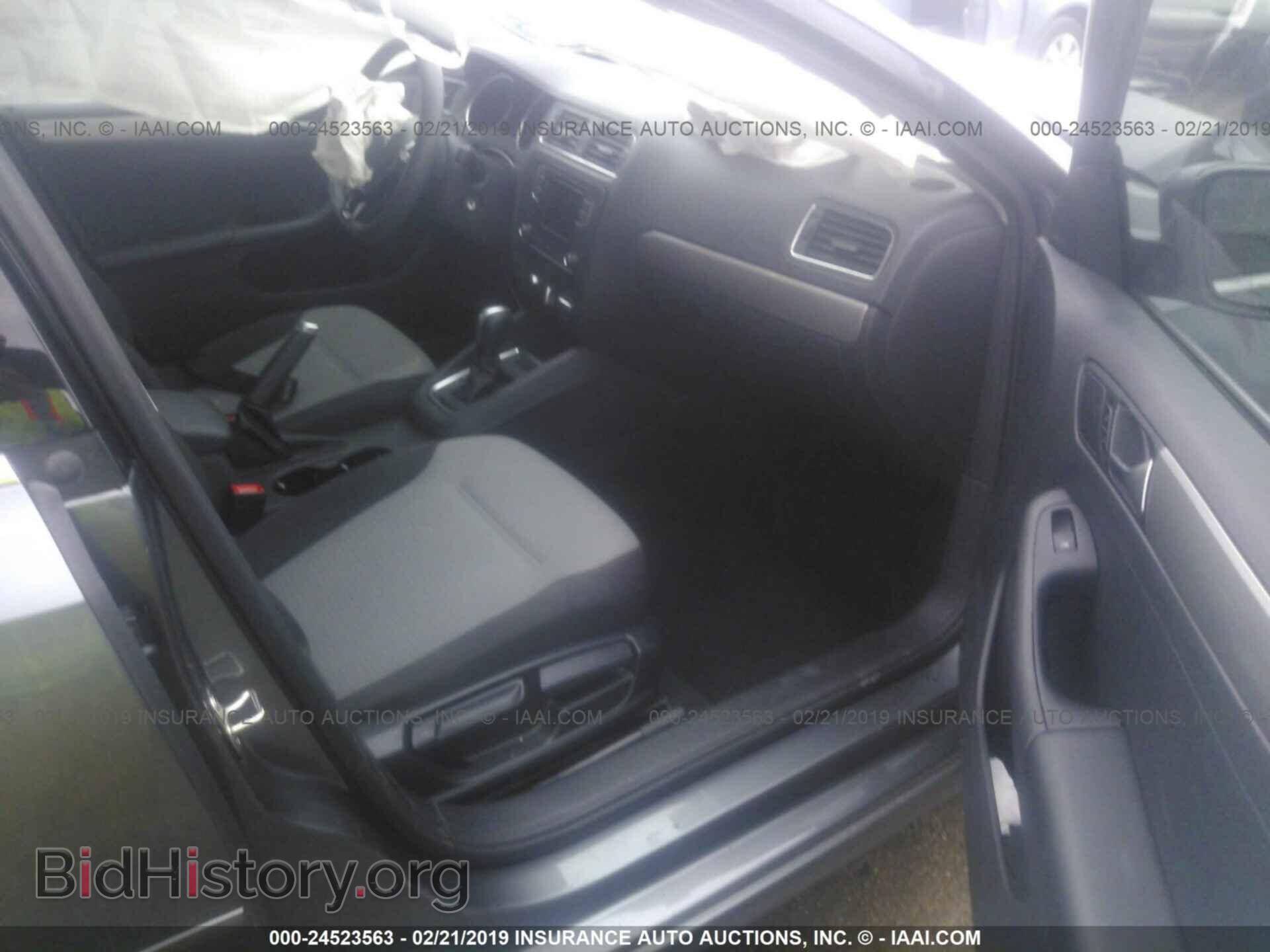2017 VOLKSWAGEN JETTA - VIN: 3VW2B7AJ1HM372777 - Фото 5