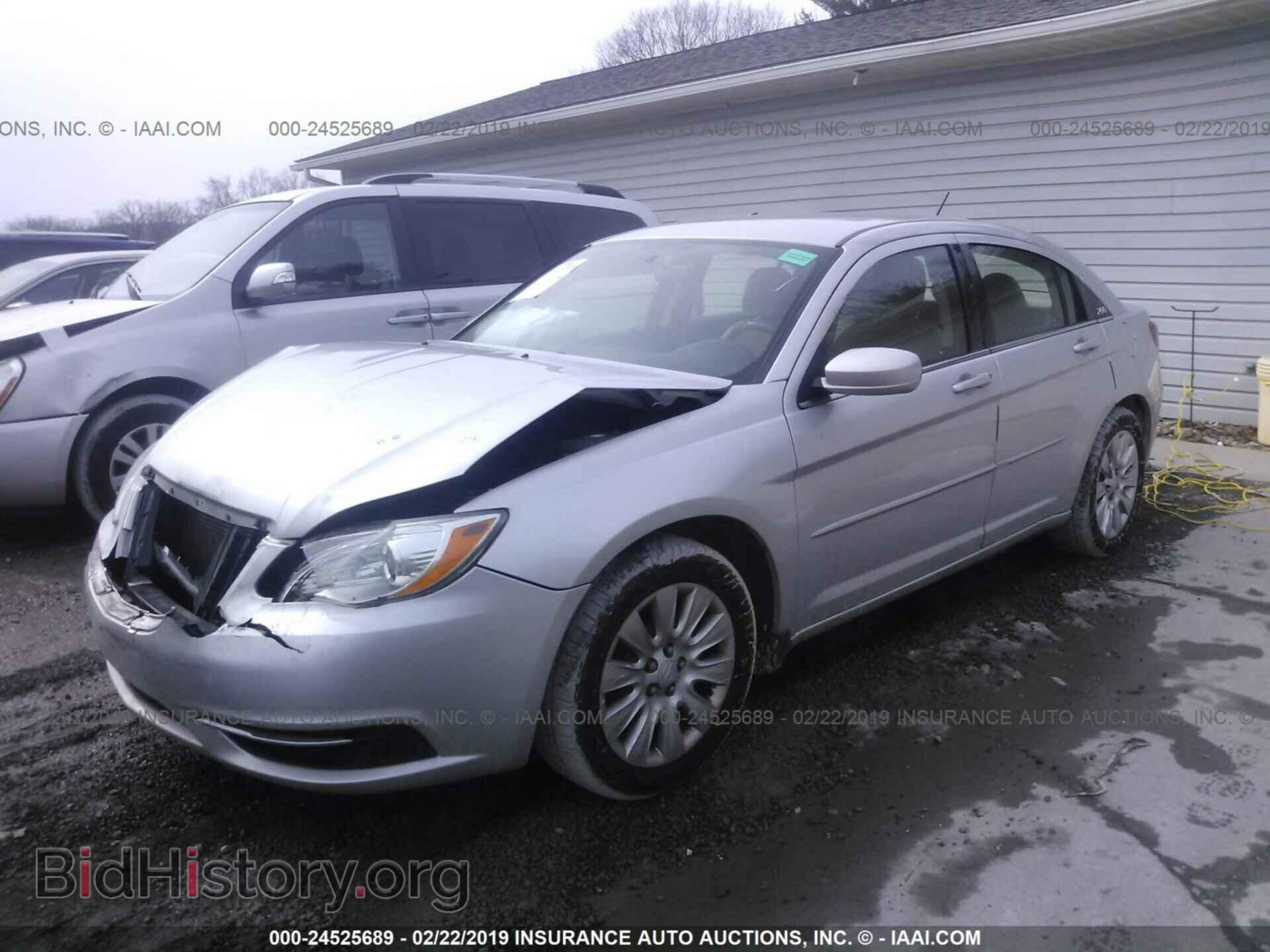 2011 CHRYSLER 200 - VIN: 1C3BC4FB8BN559967 - Фото 2