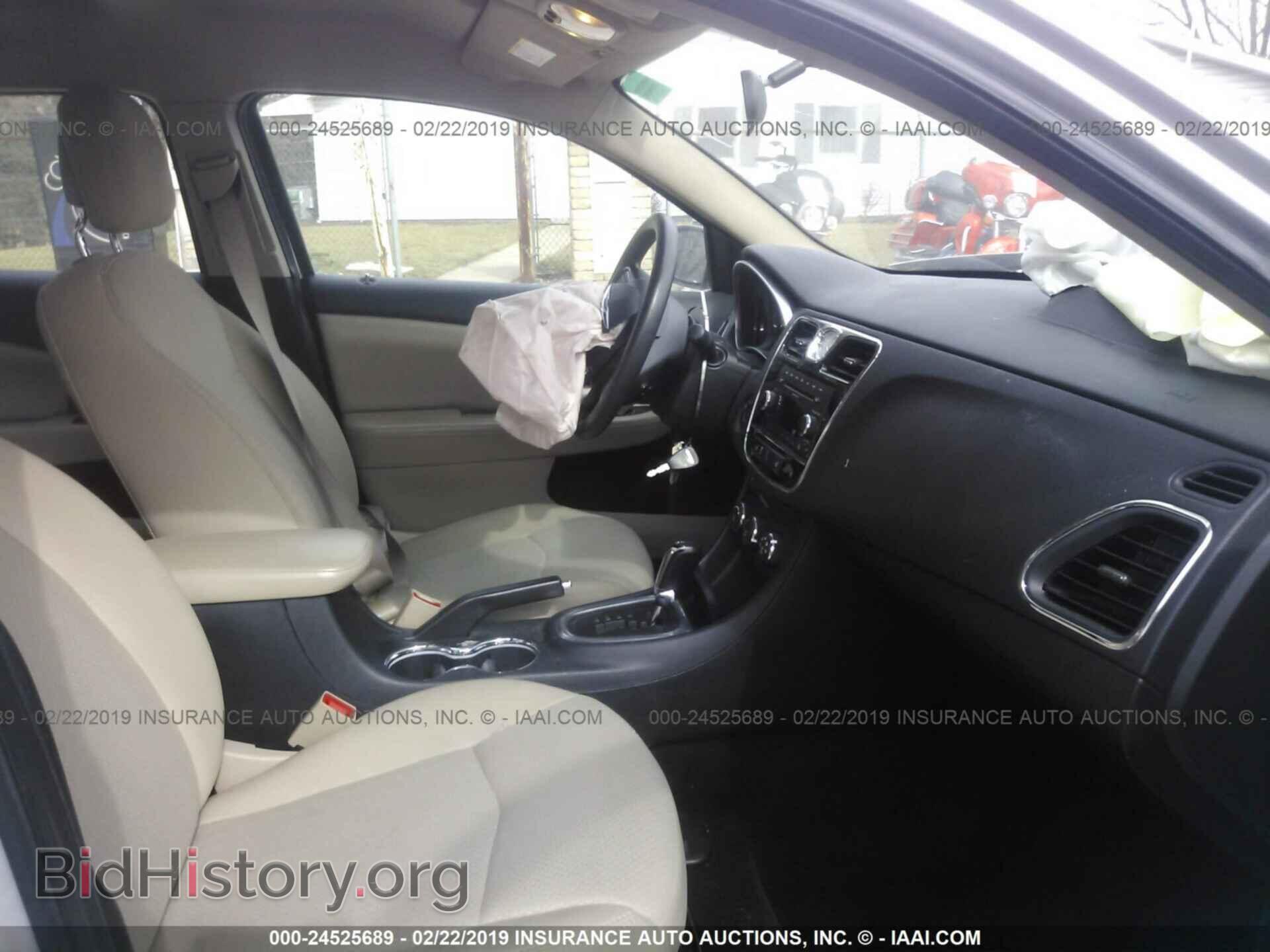 2011 CHRYSLER 200 - VIN: 1C3BC4FB8BN559967 - Фото 5