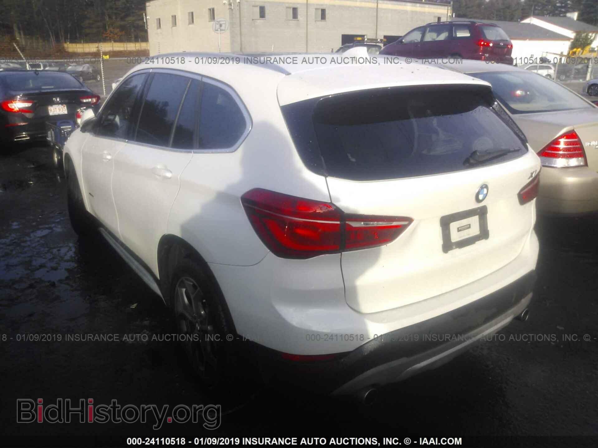 2017 BMW X1 - VIN: WBXHT3C31H5F73074 - Фото 3