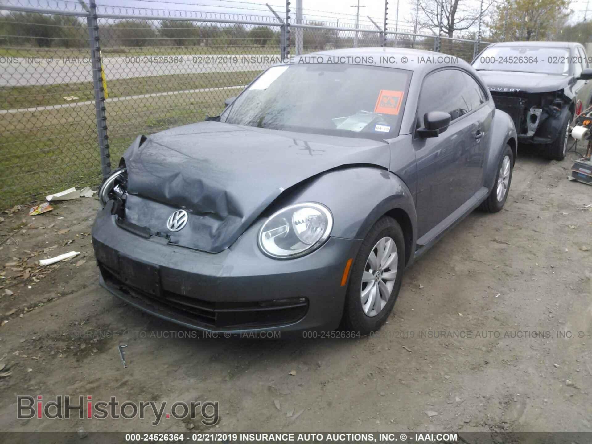 2014 VOLKSWAGEN BEETLE - VIN: 3VWFP7ATXEM610397 - Фото 2
