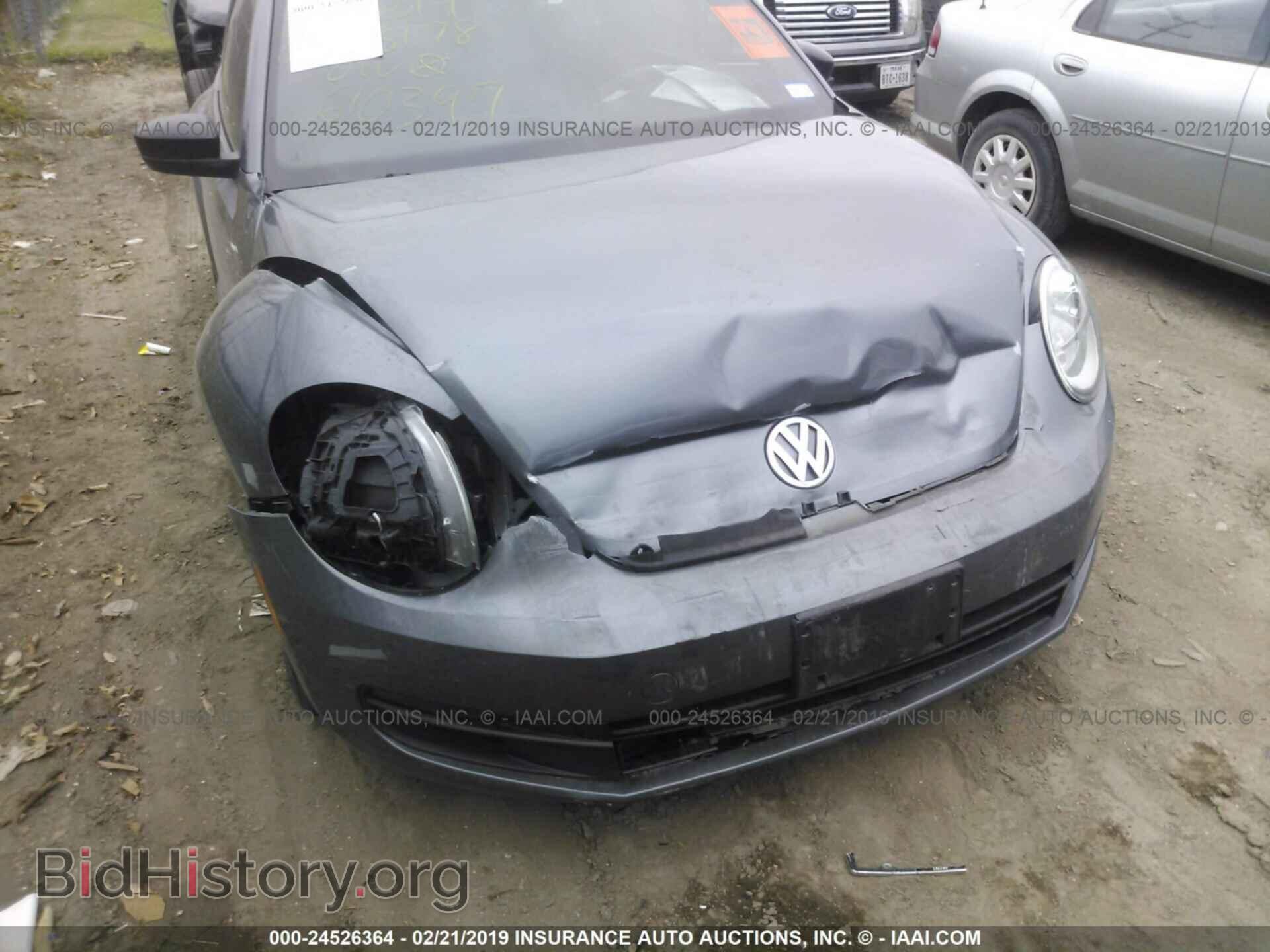 2014 VOLKSWAGEN BEETLE - VIN: 3VWFP7ATXEM610397 - Фото 6