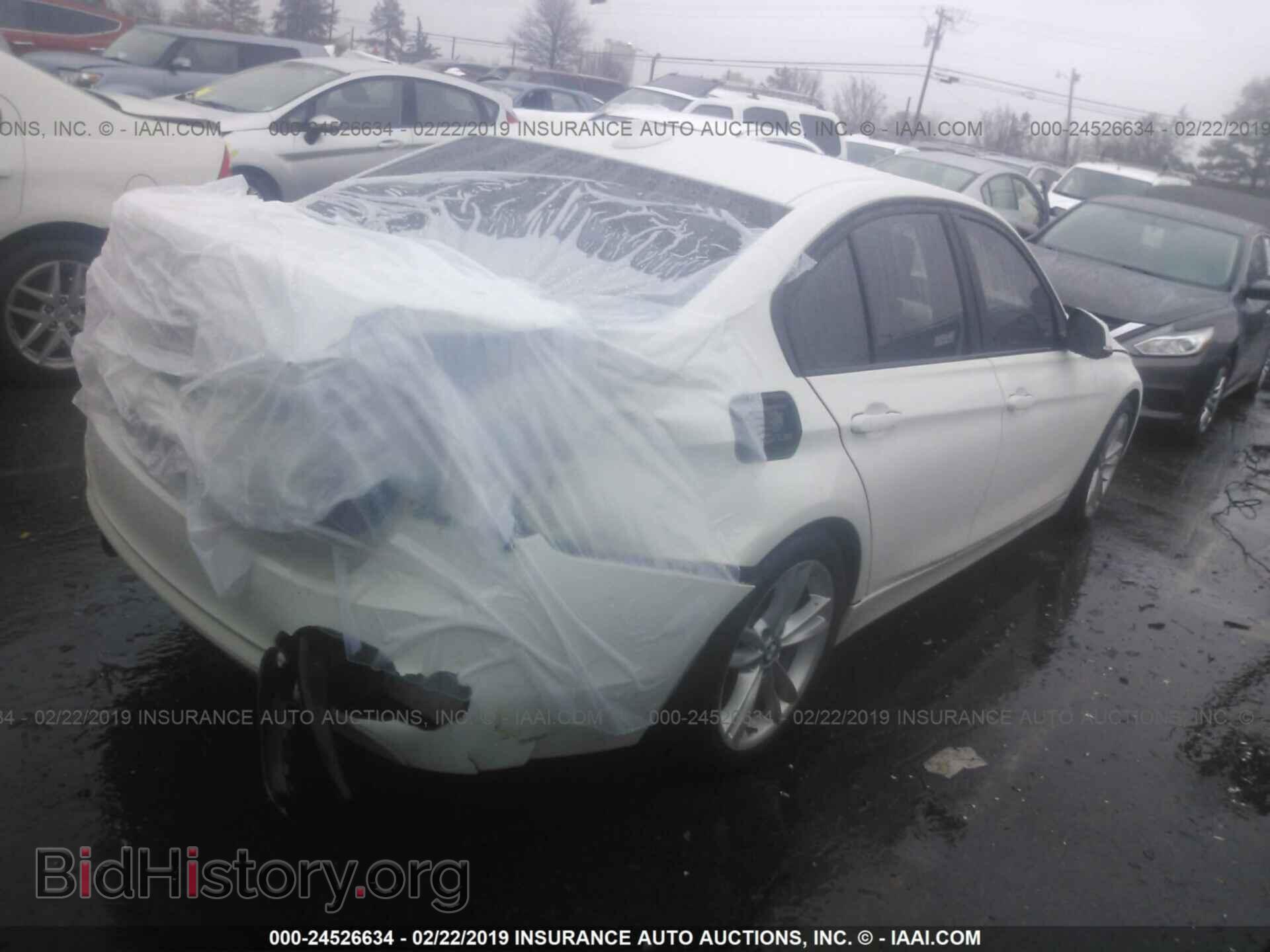 2017 BMW 320 - VIN: WBA8A9C36HK620522 - Photo 4