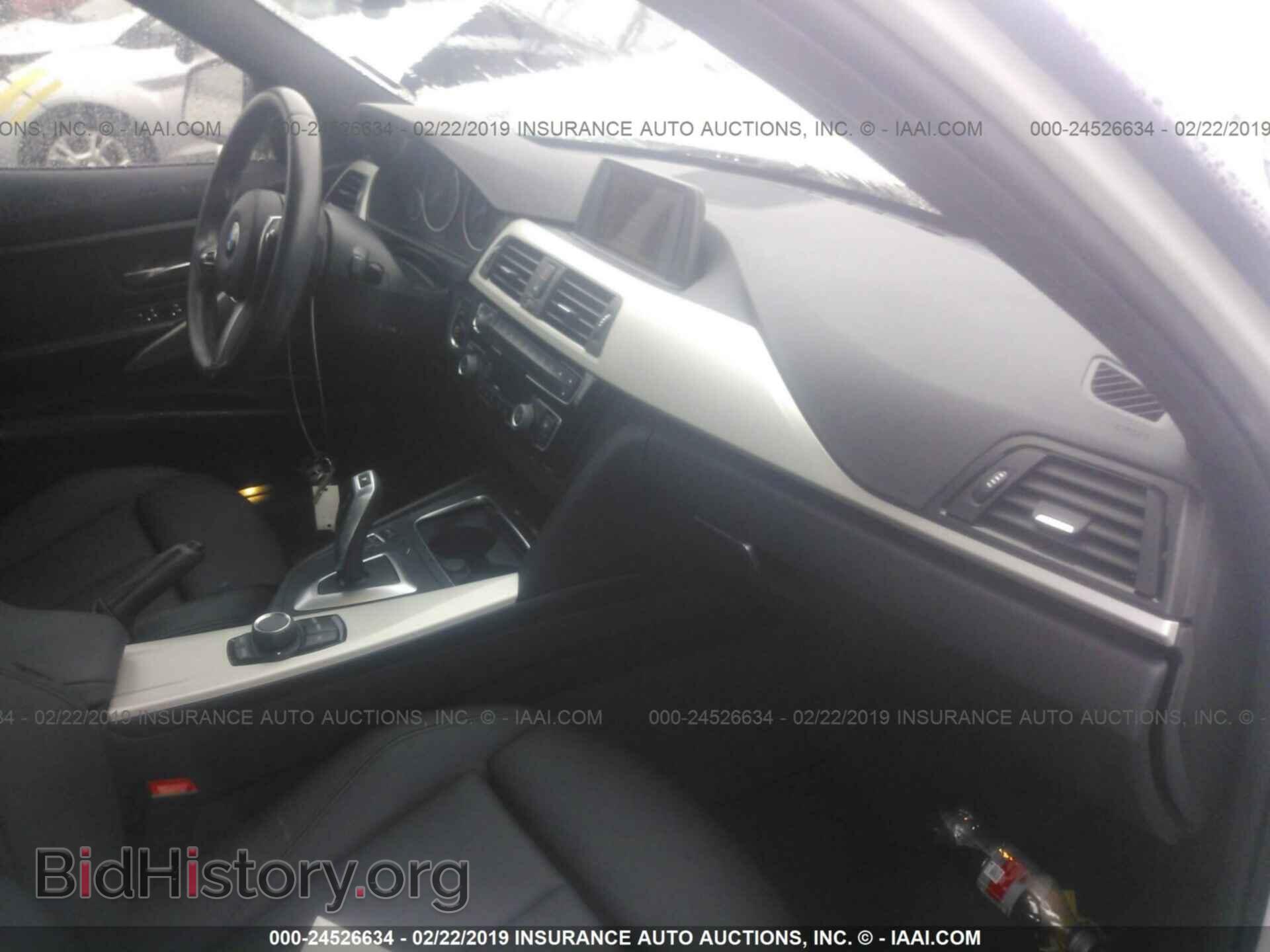 2017 BMW 320 - VIN: WBA8A9C36HK620522 - Photo 5