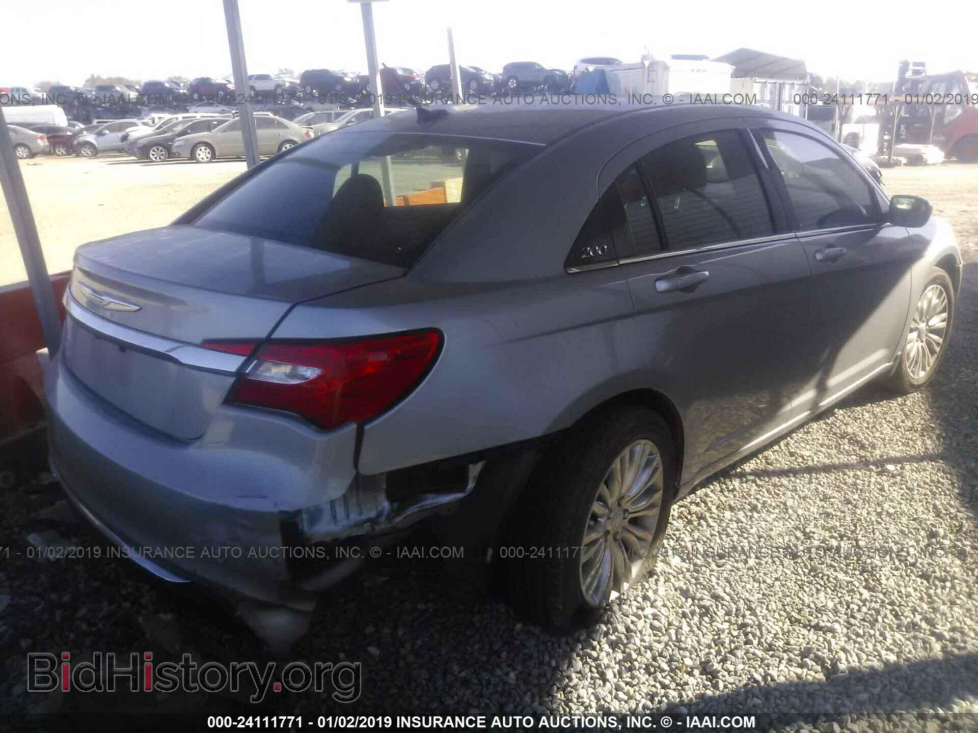 2013 CHRYSLER 200 - VIN: 1C3CCBAB8DN670974 - Фото 4