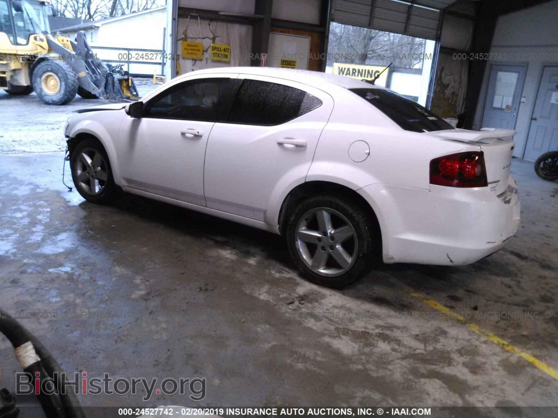 2011 DODGE AVENGER - VIN: 1B3BD2FG9BN587058 - Фото 3