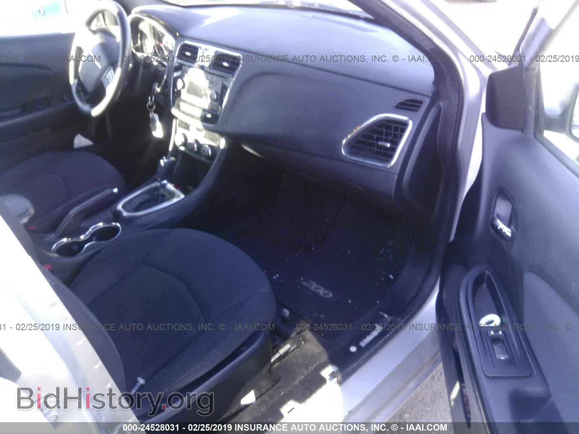 2012 CHRYSLER 200 - VIN: 1C3CCBAB2CN223135 - Фото 5