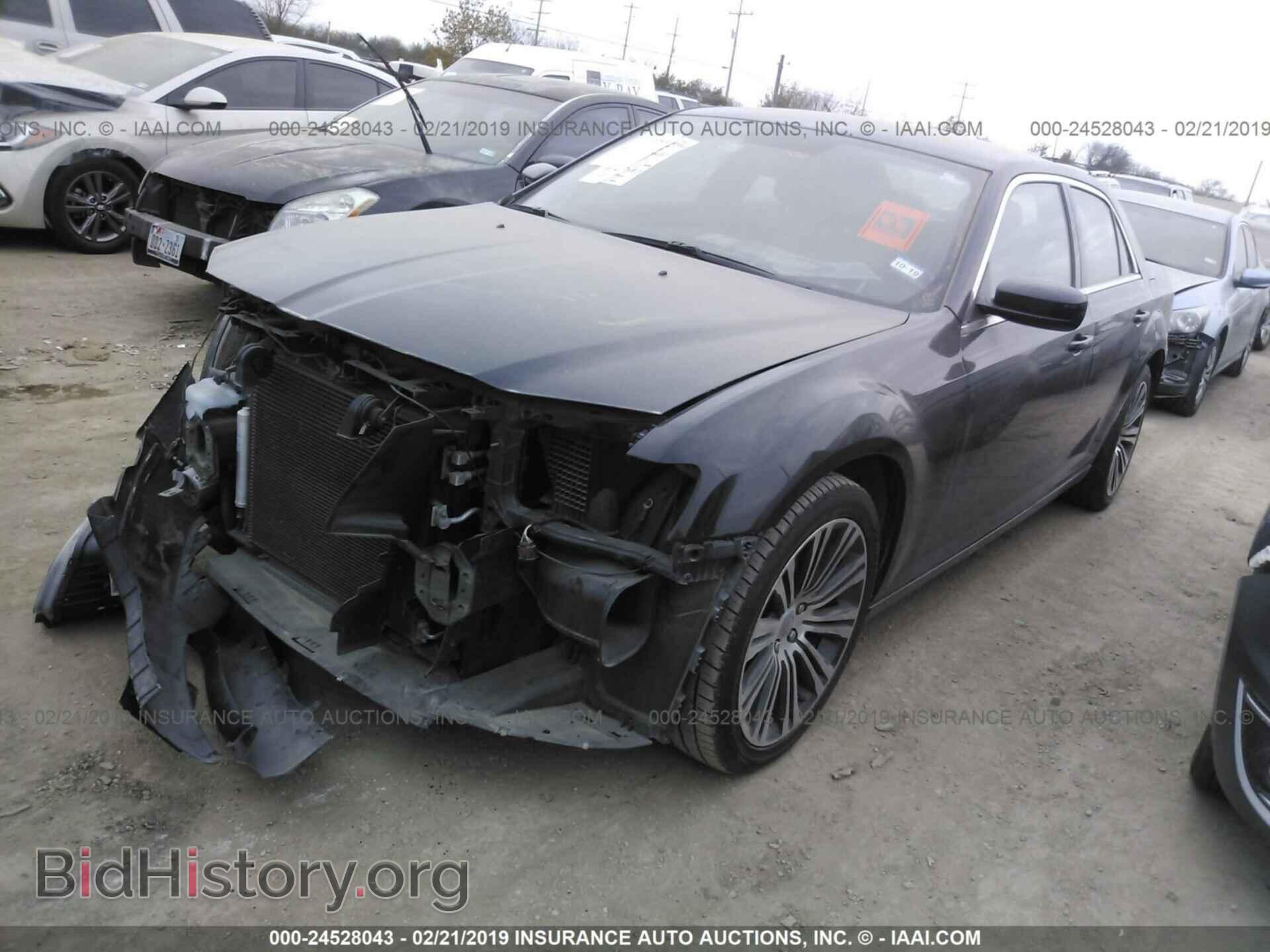 2013 CHRYSLER 300 - VIN: 2C3CCABG1DH533078 - Фото 2