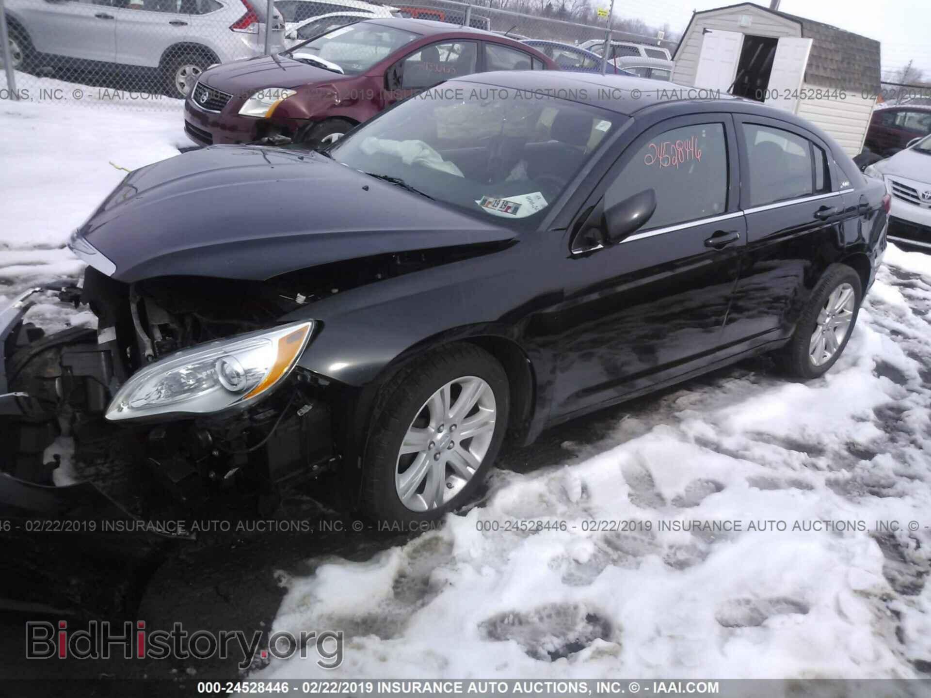 2013 CHRYSLER 200 - VIN: 1C3CCBBB0DN570138 - Photo 2