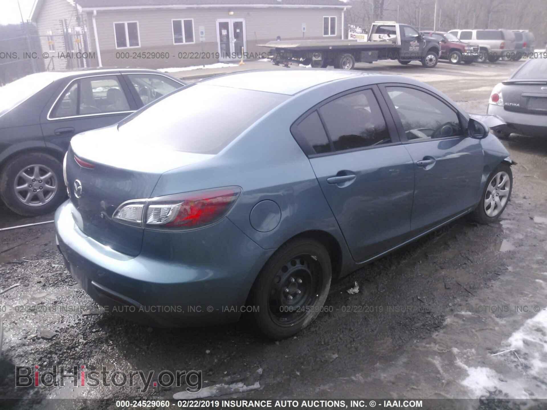 2011 MAZDA 3 - VIN: JM1BL1UG8B1379923 - Photo 4