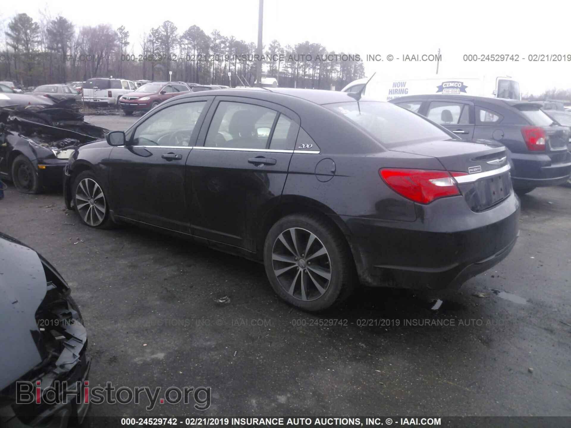 2011 CHRYSLER 200 - VIN: 1C3BC8FG4BN606947 - Фото 3