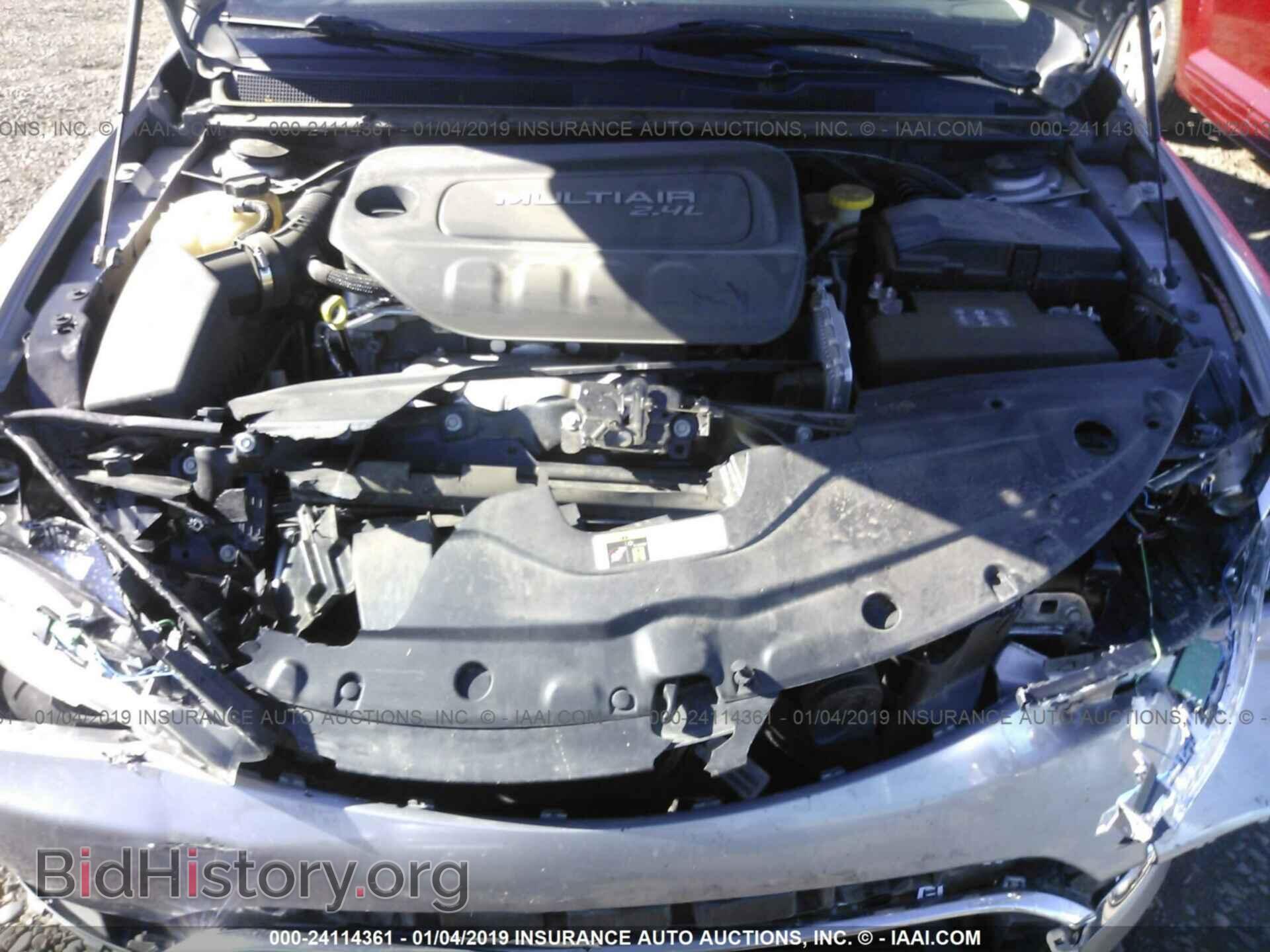 2016 CHRYSLER 200 - VIN: 1C3CCCAB5GN119573 - Фото 10