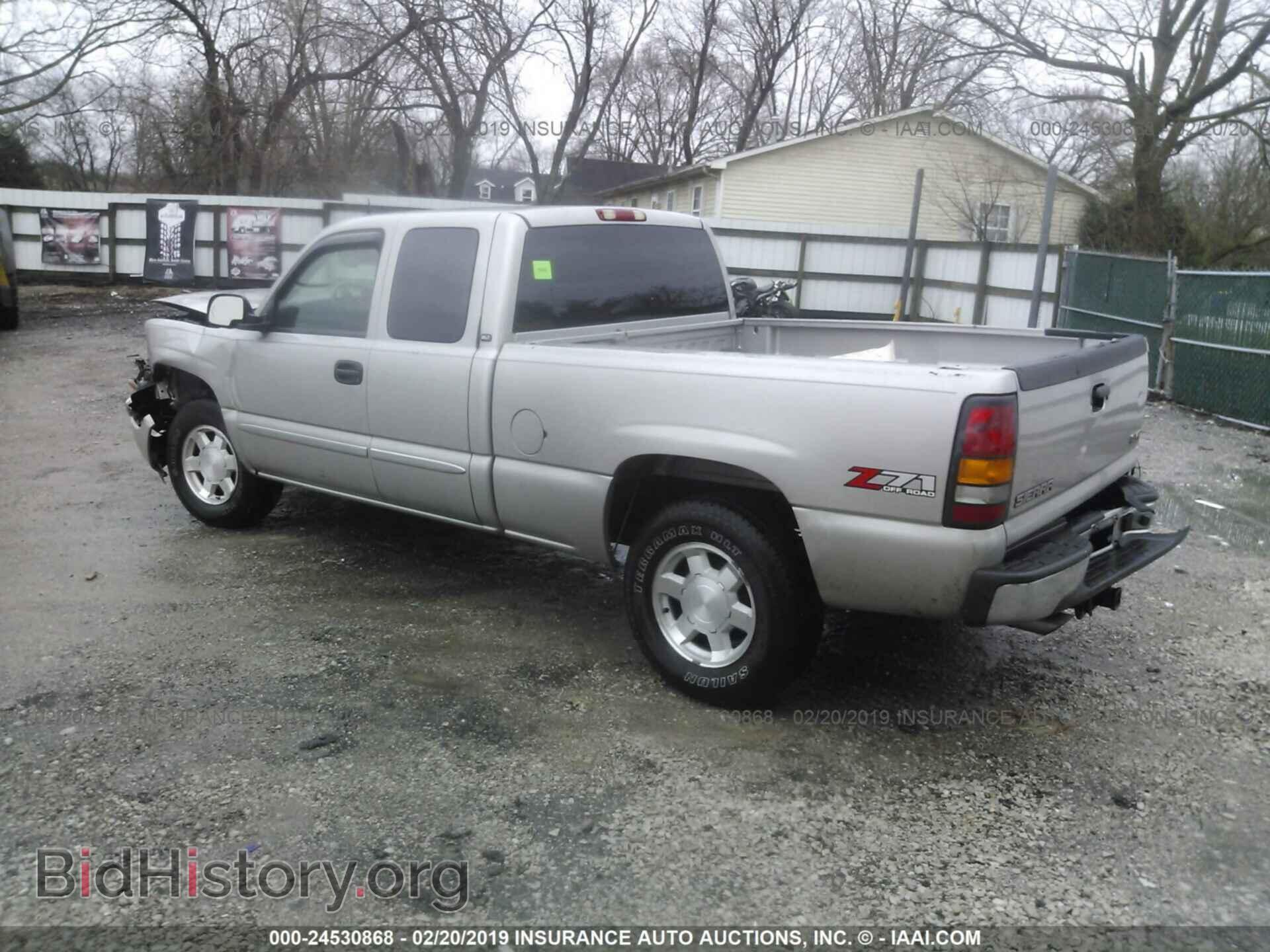 2005 GMC NEW SIERRA - VIN: 2GTEK19B351300704 - Фото 3