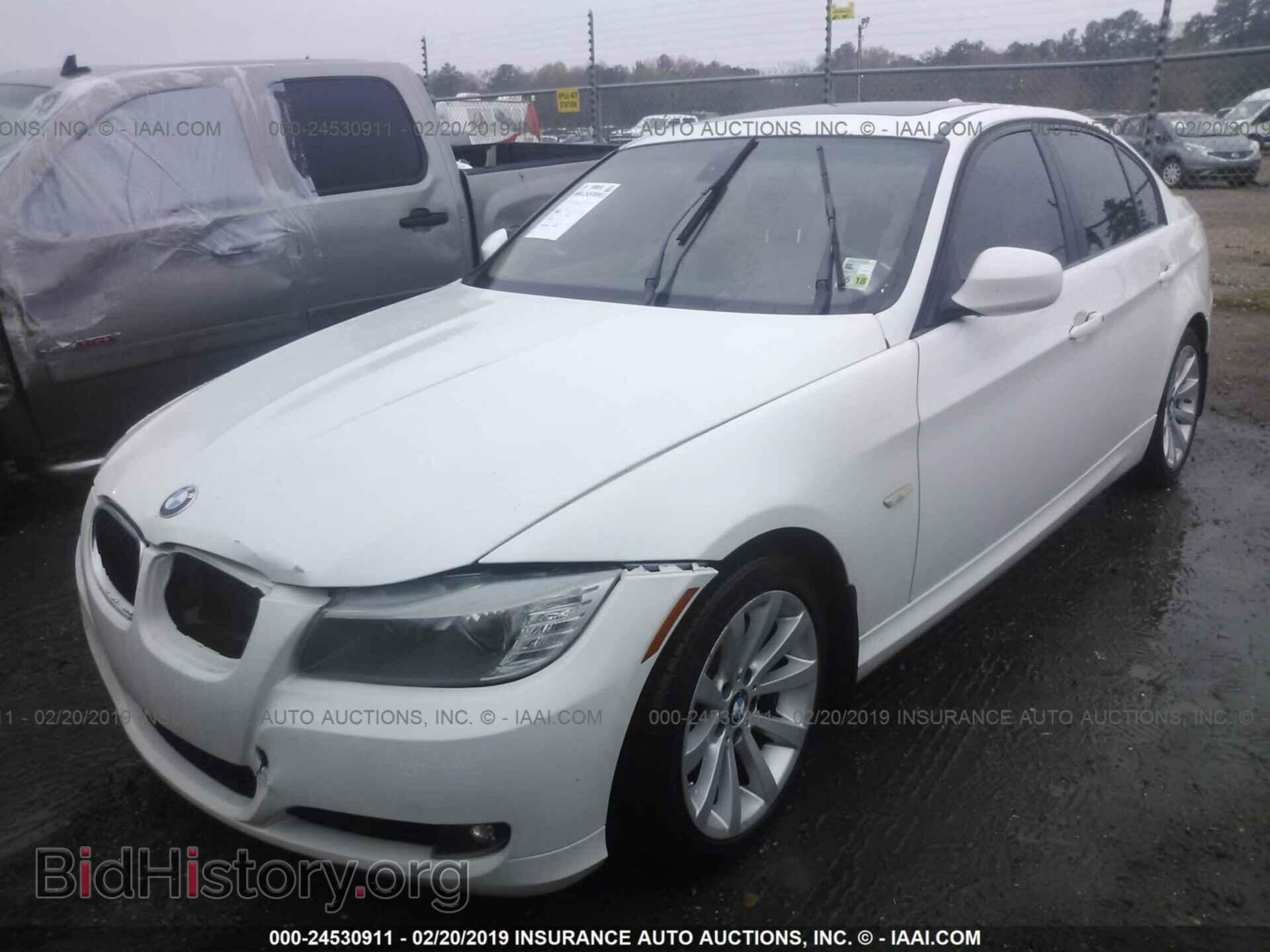 2011 BMW 328 - VIN: WBAPH7G58BNN02002 - Фото 2