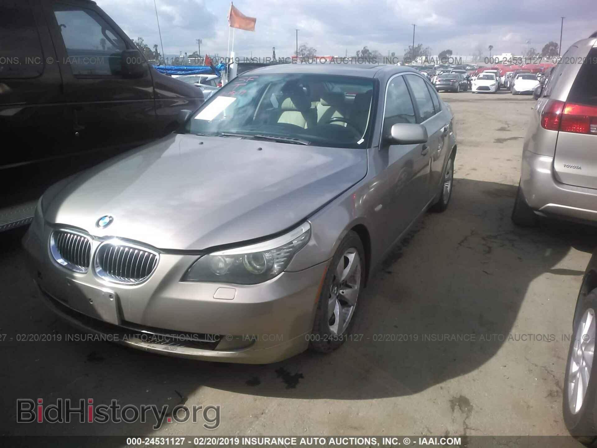 2008 BMW 528 - VIN: WBANU53528CT06431 - Фото 2