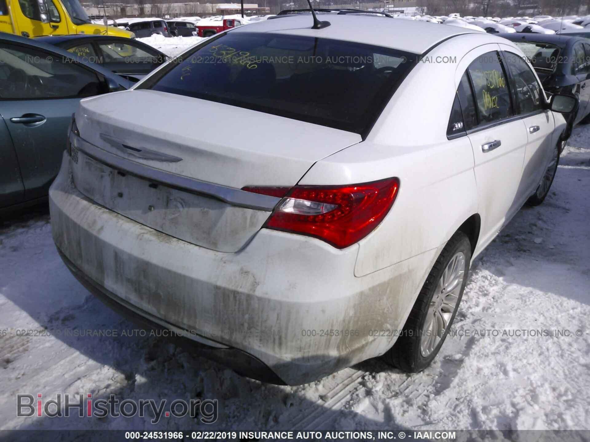 2012 CHRYSLER 200 - VIN: 1C3CCBCGXCN211470 - Фото 4