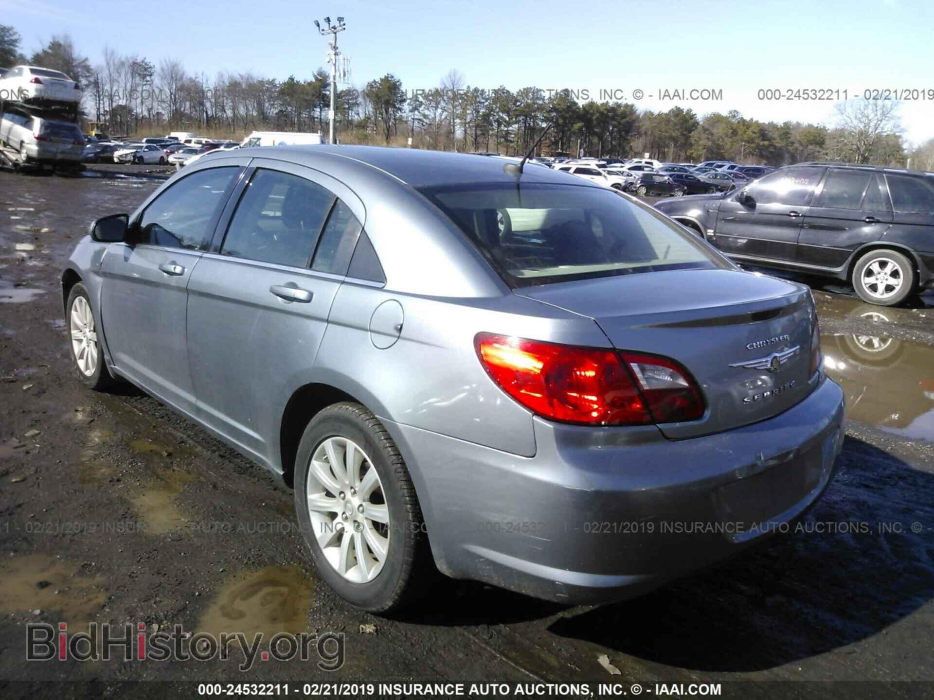 2010 CHRYSLER SEBRING - VIN: 1C3CC5FB2AN111815 - Фото 3