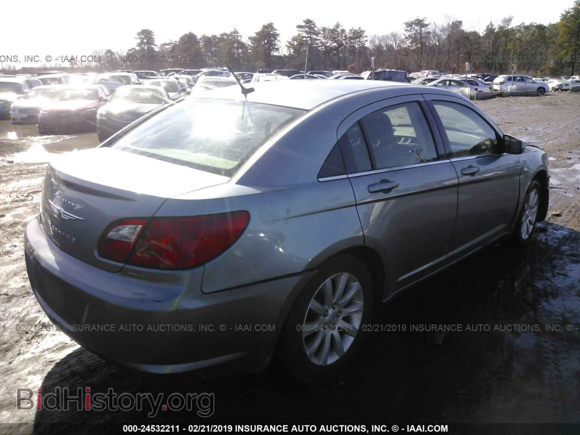 2010 CHRYSLER SEBRING - VIN: 1C3CC5FB2AN111815 - Фото 4