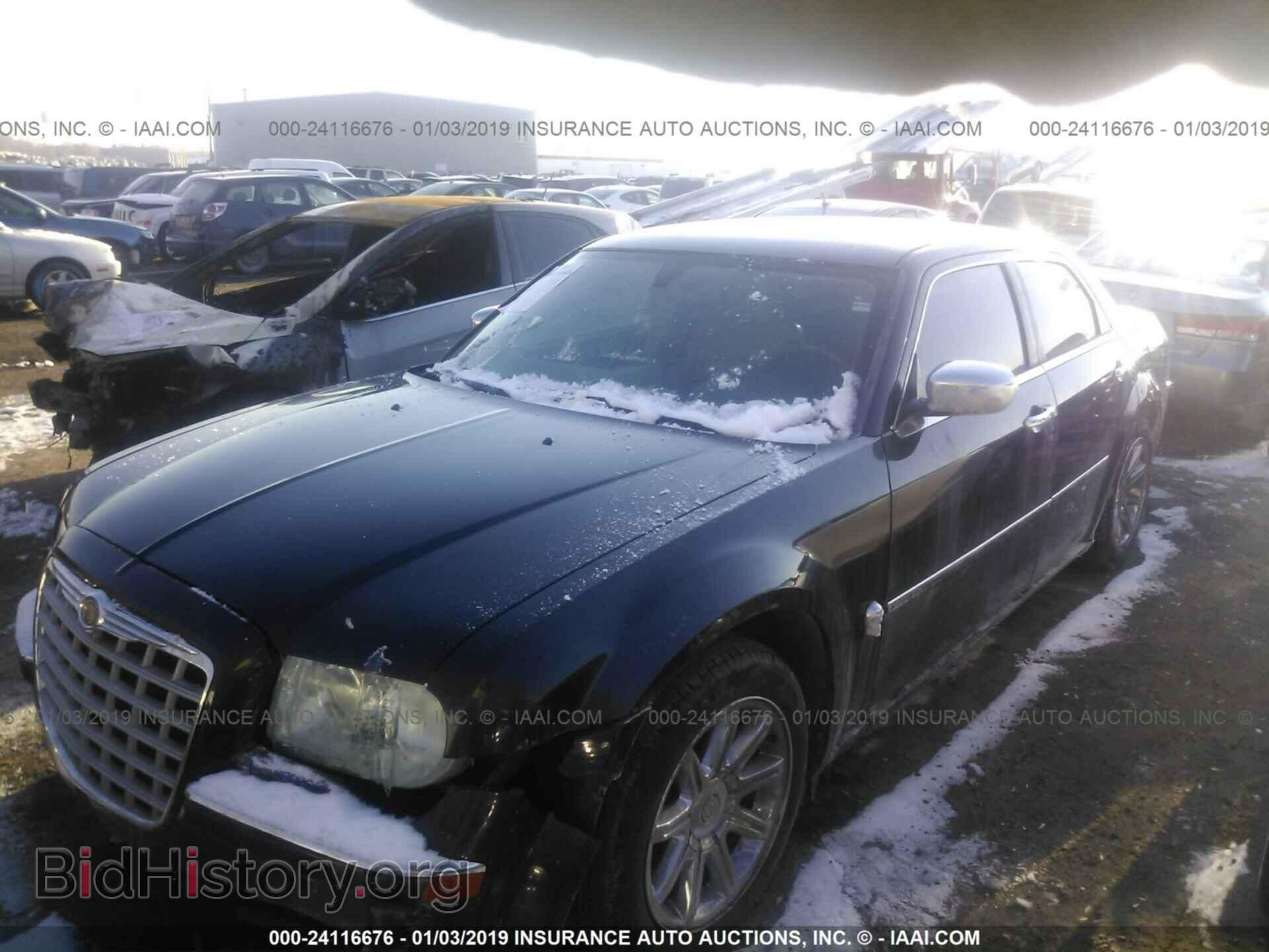 2006 CHRYSLER 300C - VIN: 2C3KA63H86H106845 - Фото 2