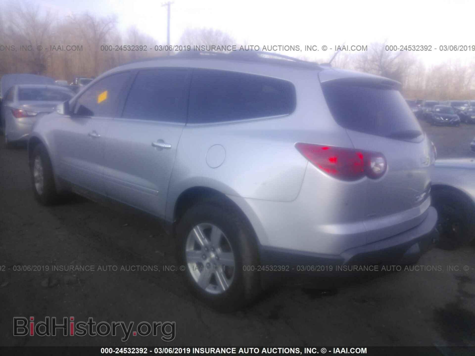 2010 CHEVROLET TRAVERSE - VIN: 1GNLVFED8AS138962 - Фото 3