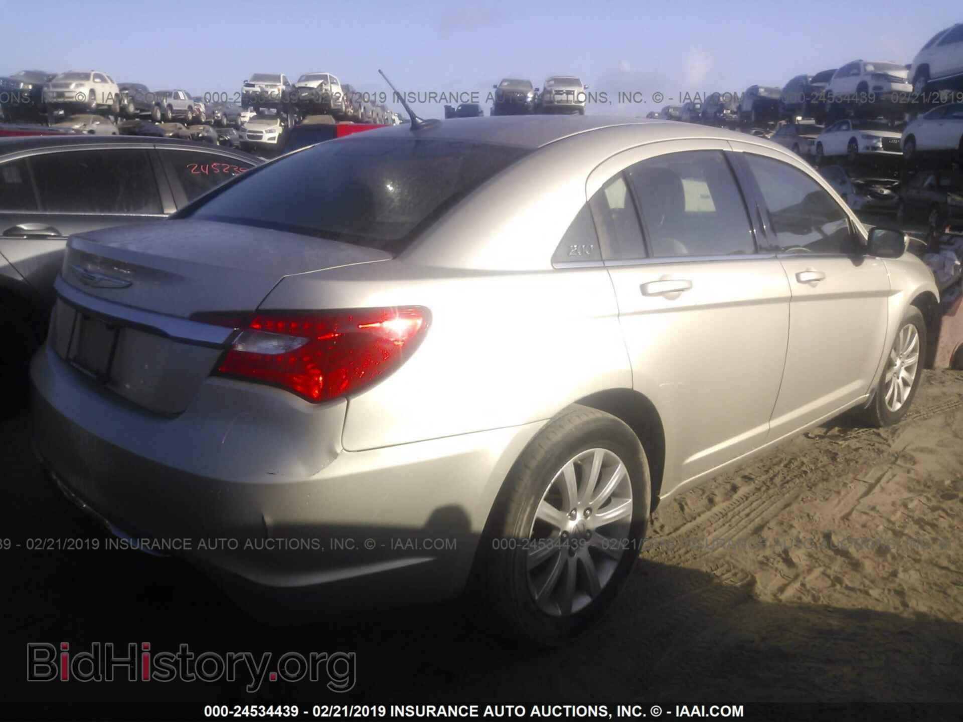 2013 CHRYSLER 200 - VIN: 1C3CCBBB0DN765818 - Фото 4
