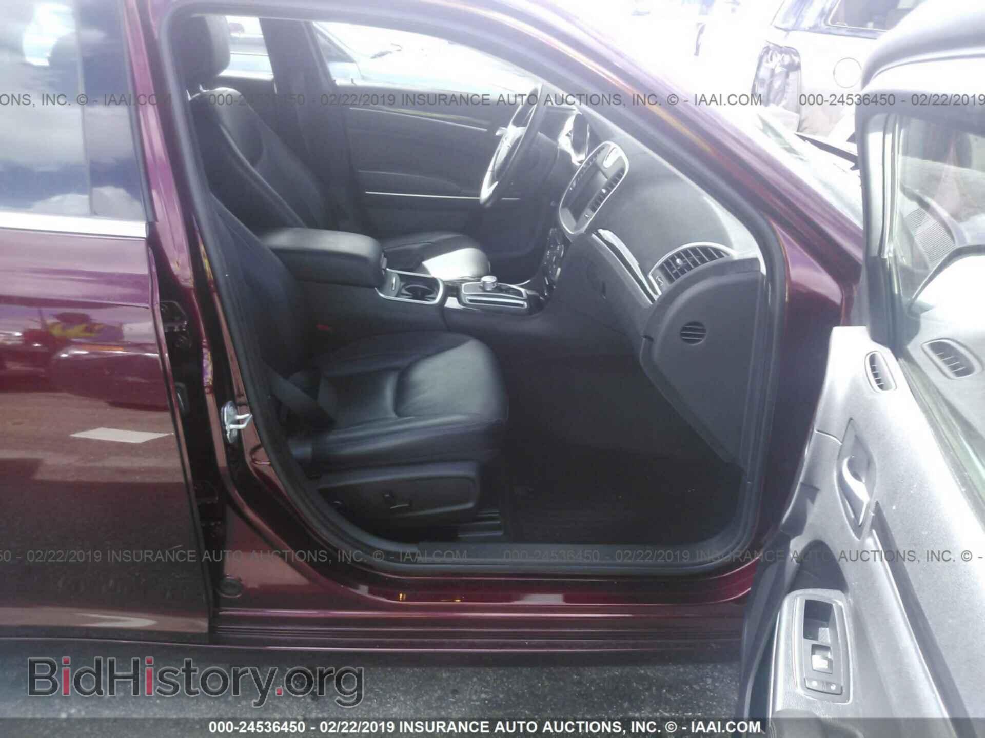 2016 CHRYSLER 300 - VIN: 2C3CCAAG7GH207663 - Фото 5