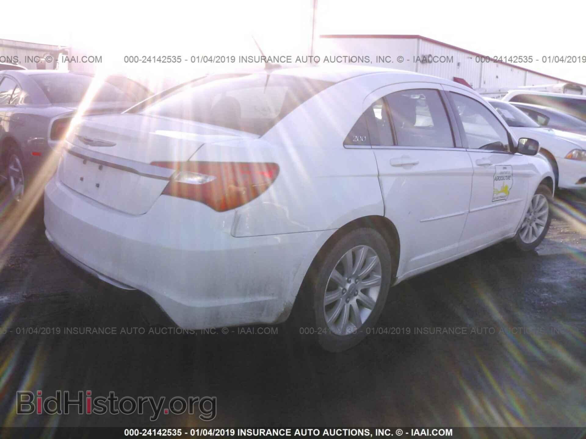 2013 CHRYSLER 200 - VIN: 1C3CCBBG3DN697171 - Фото 4