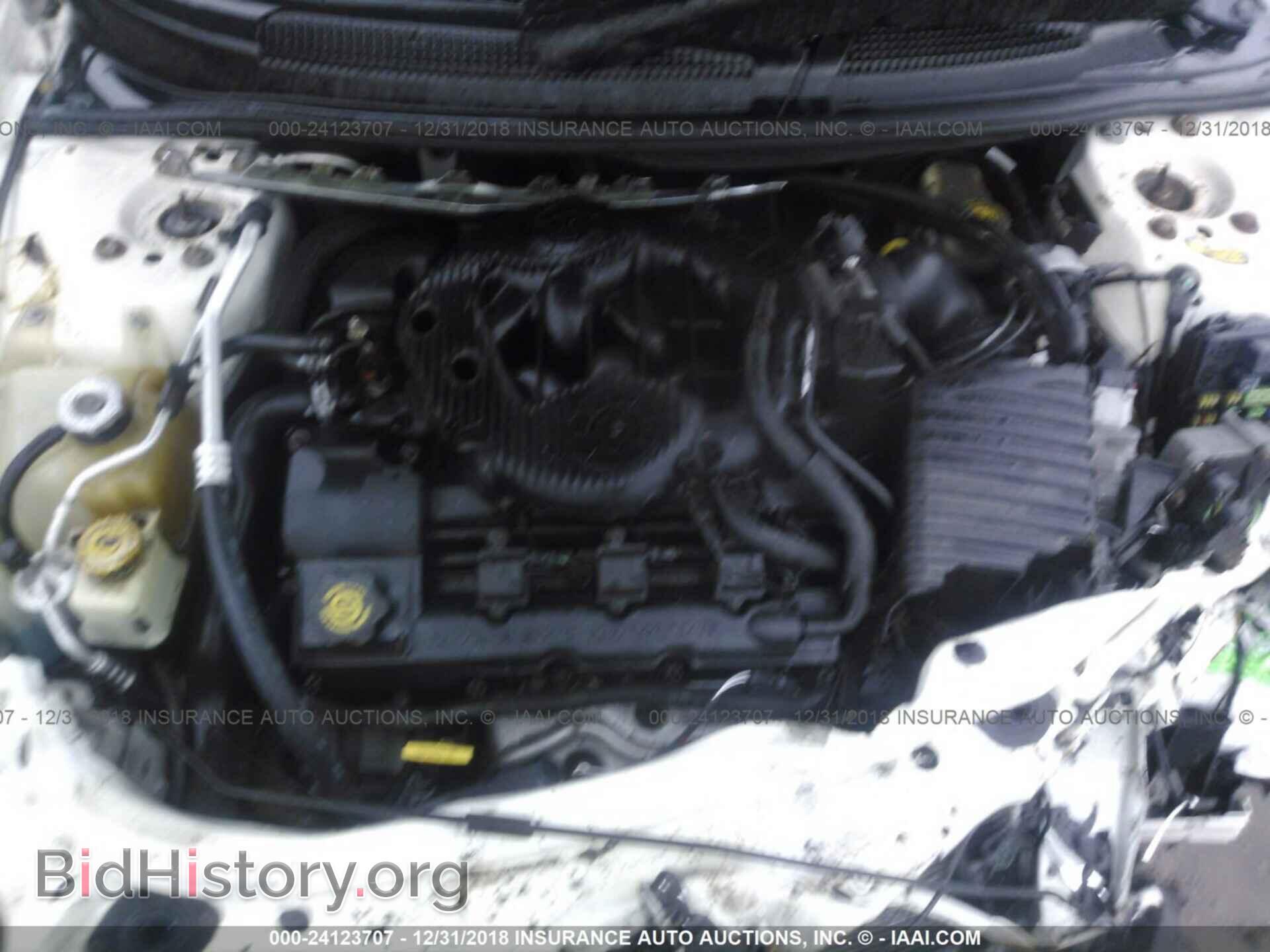 2004 CHRYSLER SEBRING - VIN: 1C3EL75R74N122011 - Photo 10