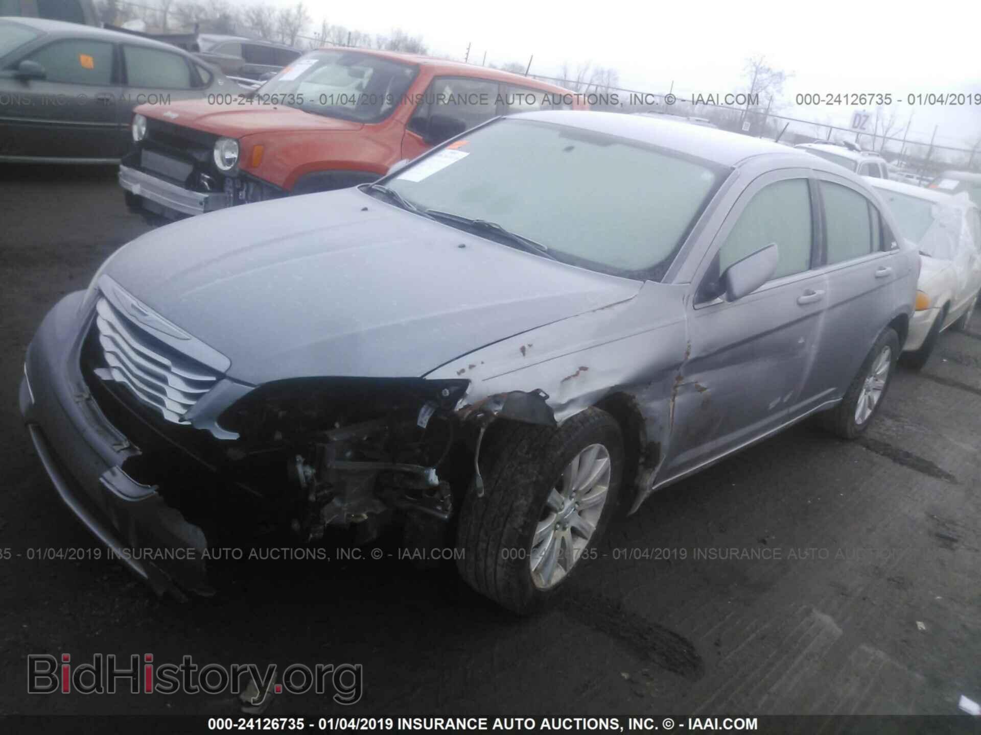 2013 CHRYSLER 200 - VIN: 1C3CCBBB4DN764980 - Фото 2