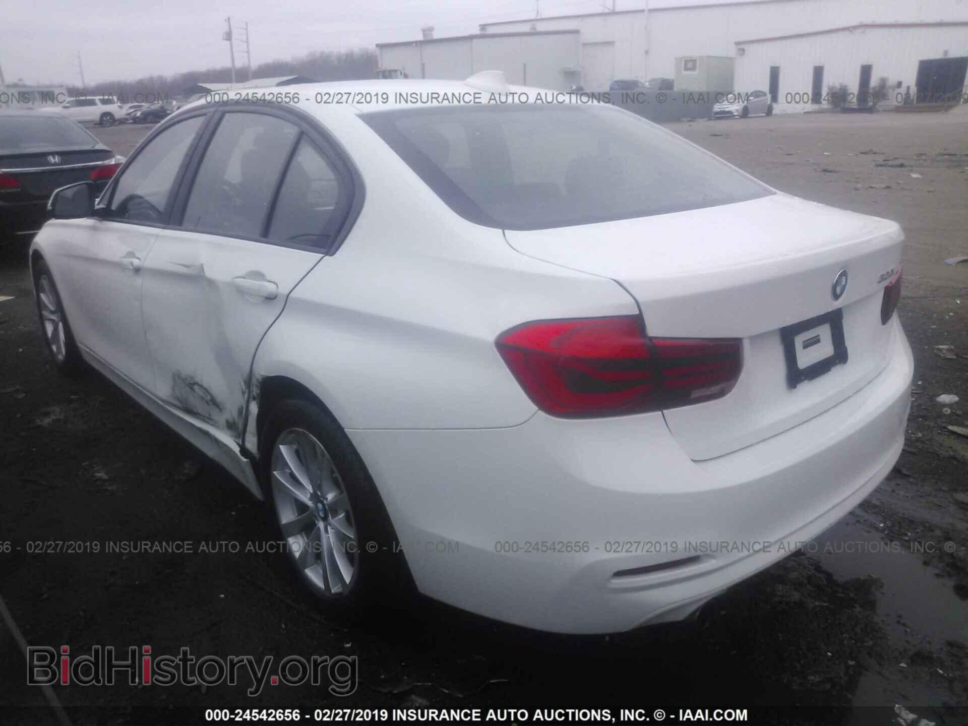 2016 BMW 320 - VIN: WBA8E1G57GNU11238 - Photo 3