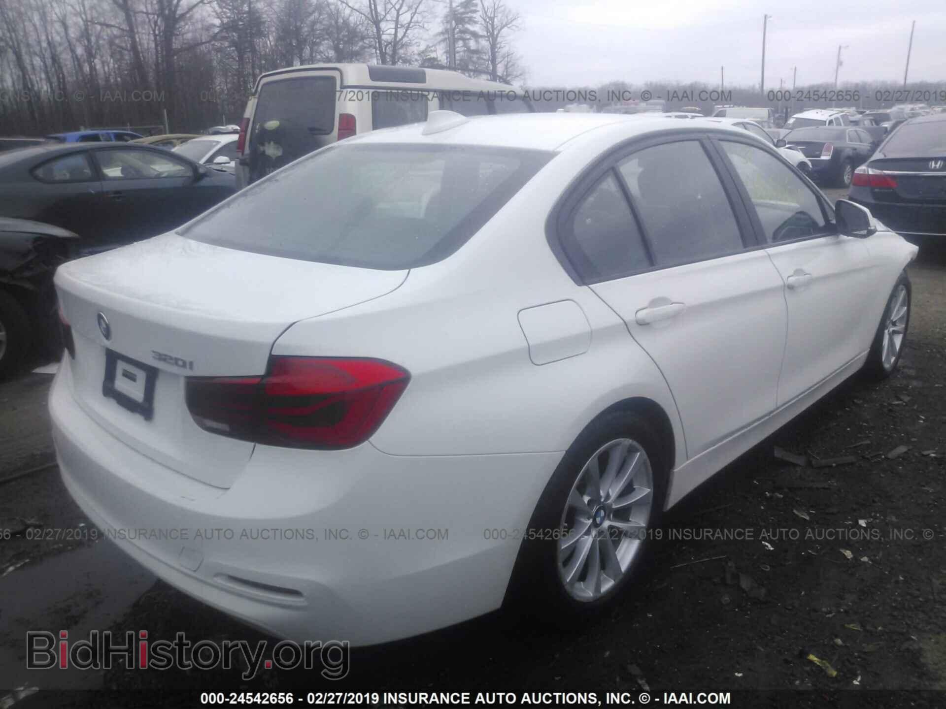 2016 BMW 320 - VIN: WBA8E1G57GNU11238 - Photo 4