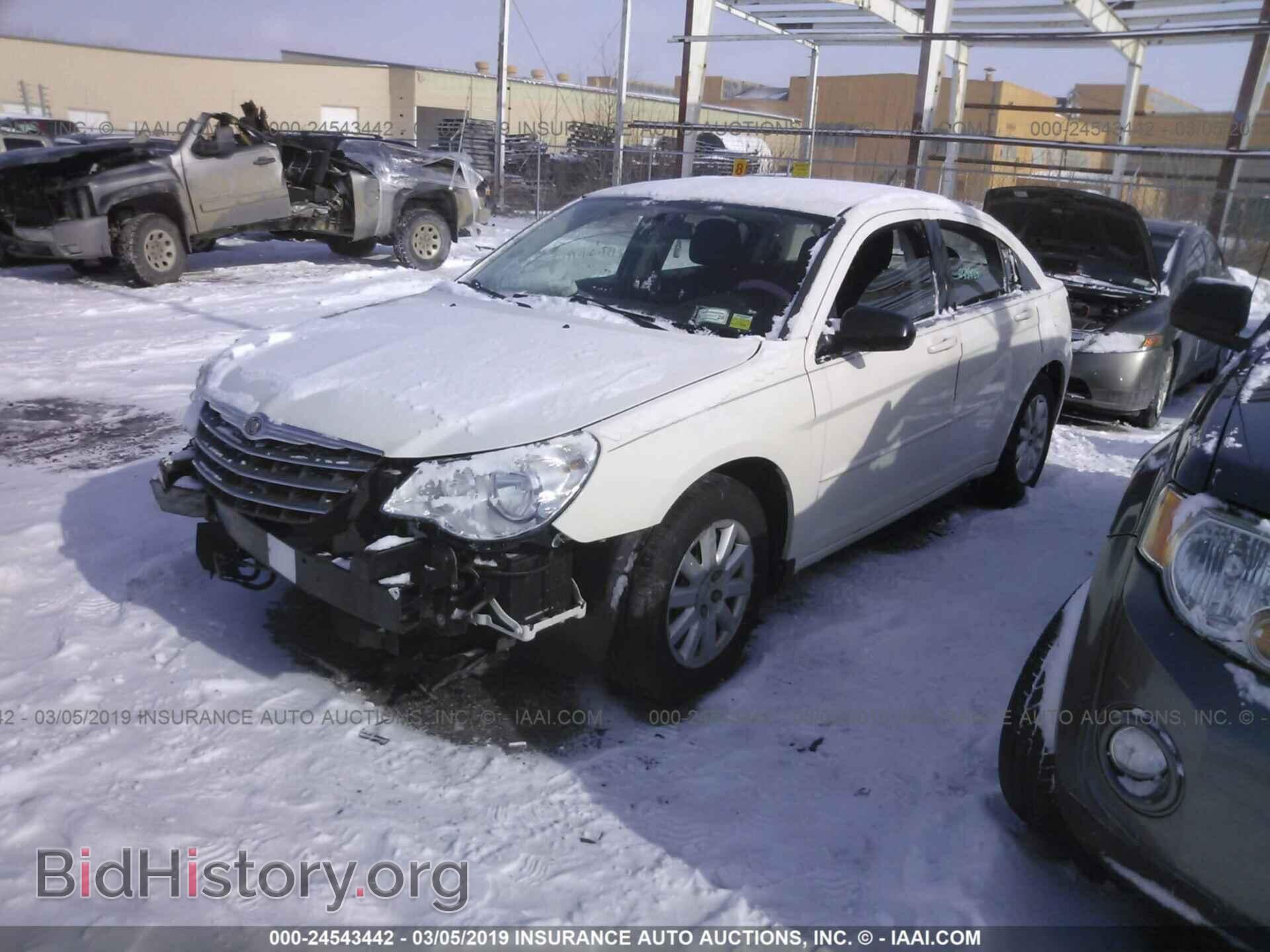 2010 CHRYSLER SEBRING - VIN: 1C3CC4FB0AN176320 - Фото 2
