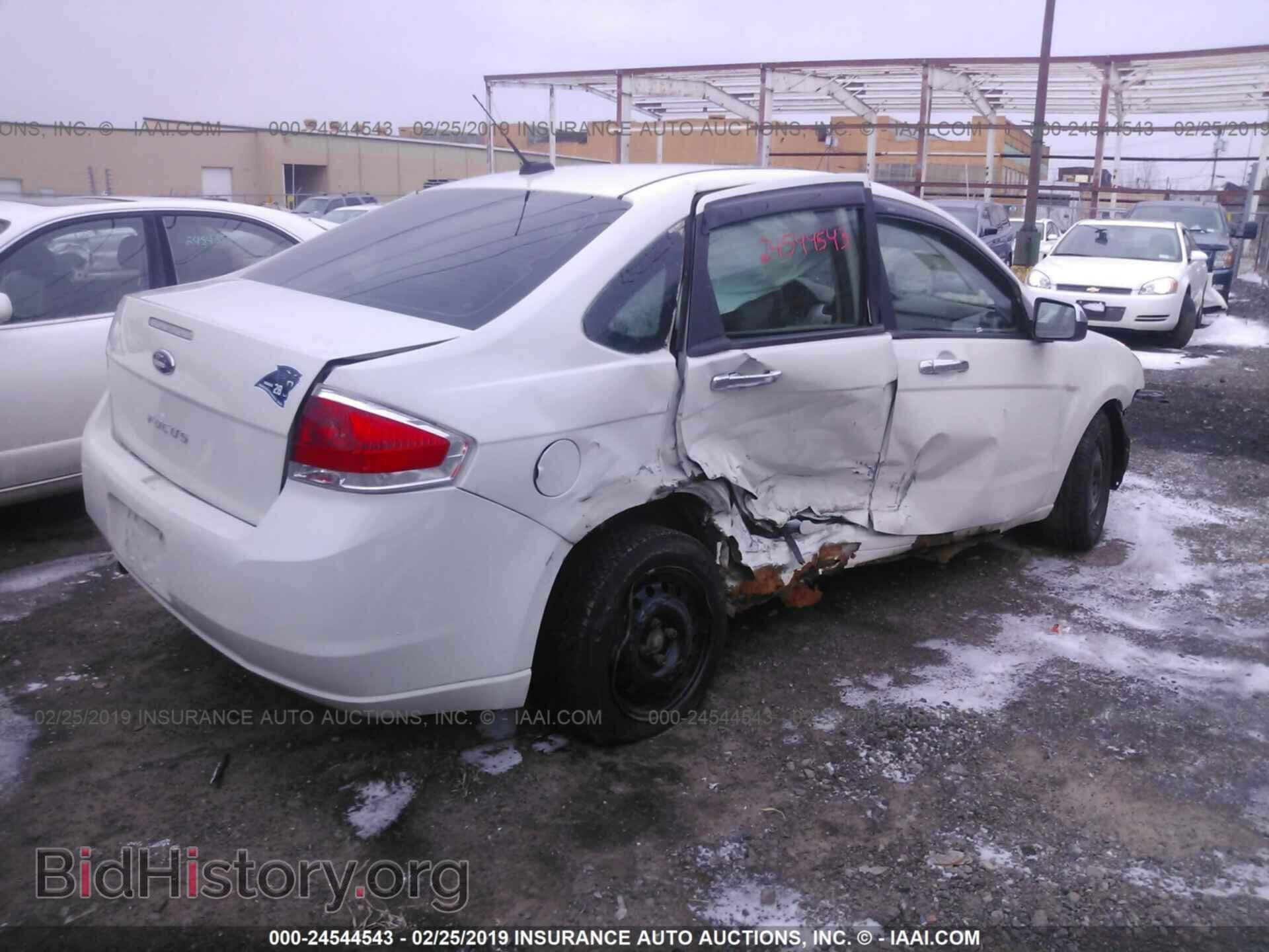 2011 FORD FOCUS - VIN: 1FAHP3EN2BW109845 - Photo 4